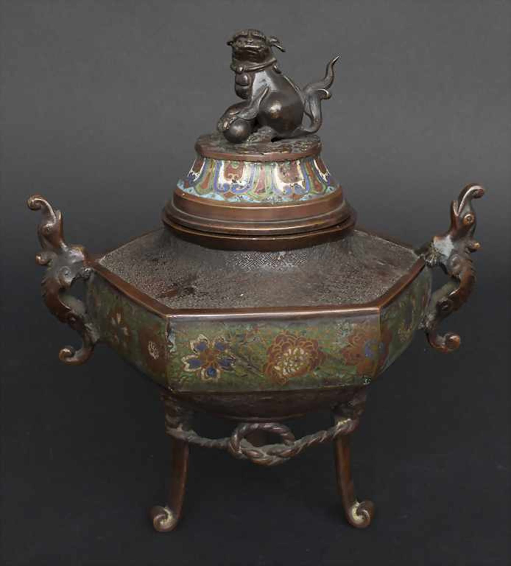 Cloisonné Weihrauchbrenner mit Shishi / A Cloisonné incense burner with Shishi, China, 19. Jh. - Image 5 of 8
