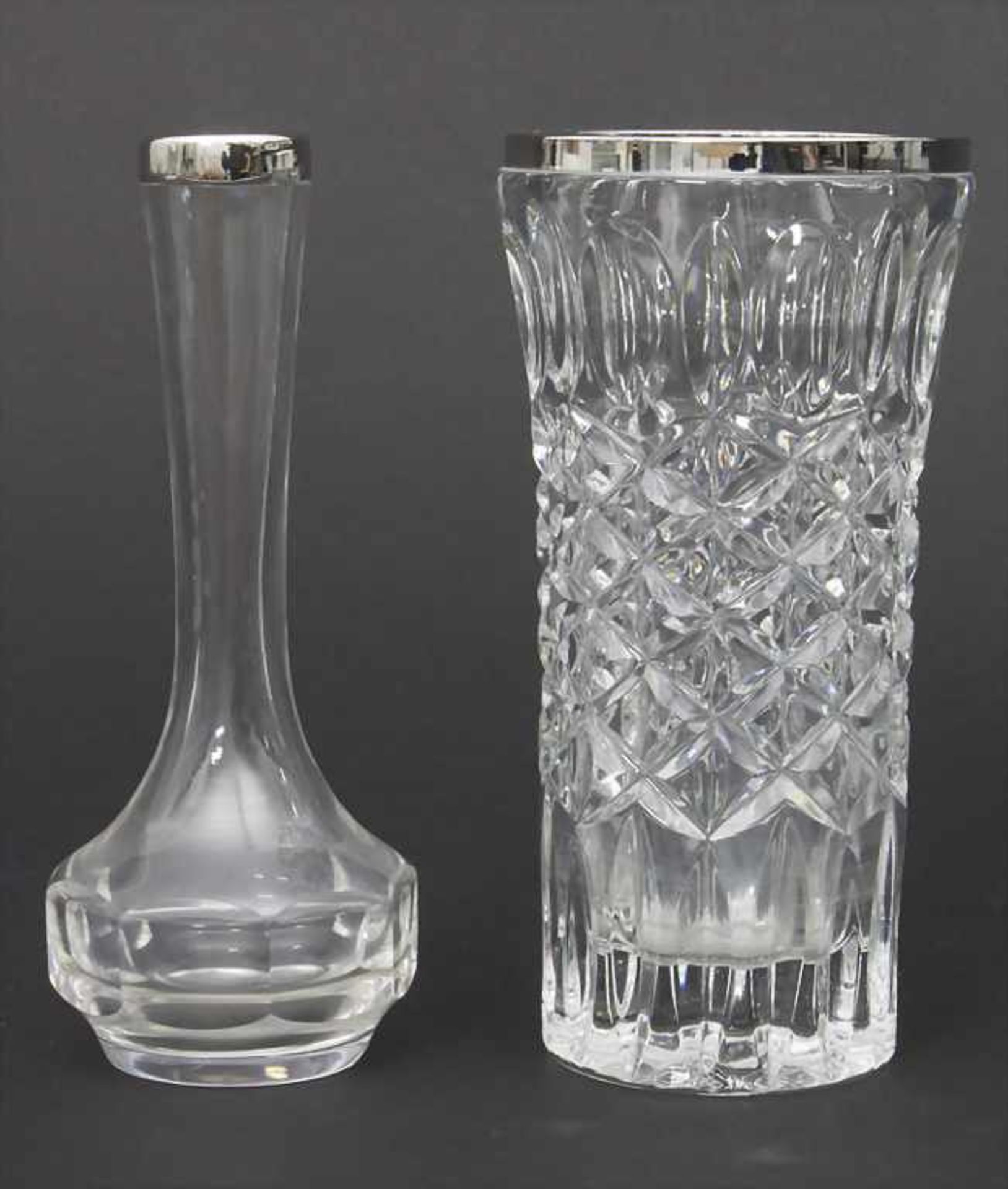 2 Kristallvasen mit Silbermontur / 2 cut glass vases with silver mount, um 1960Material: