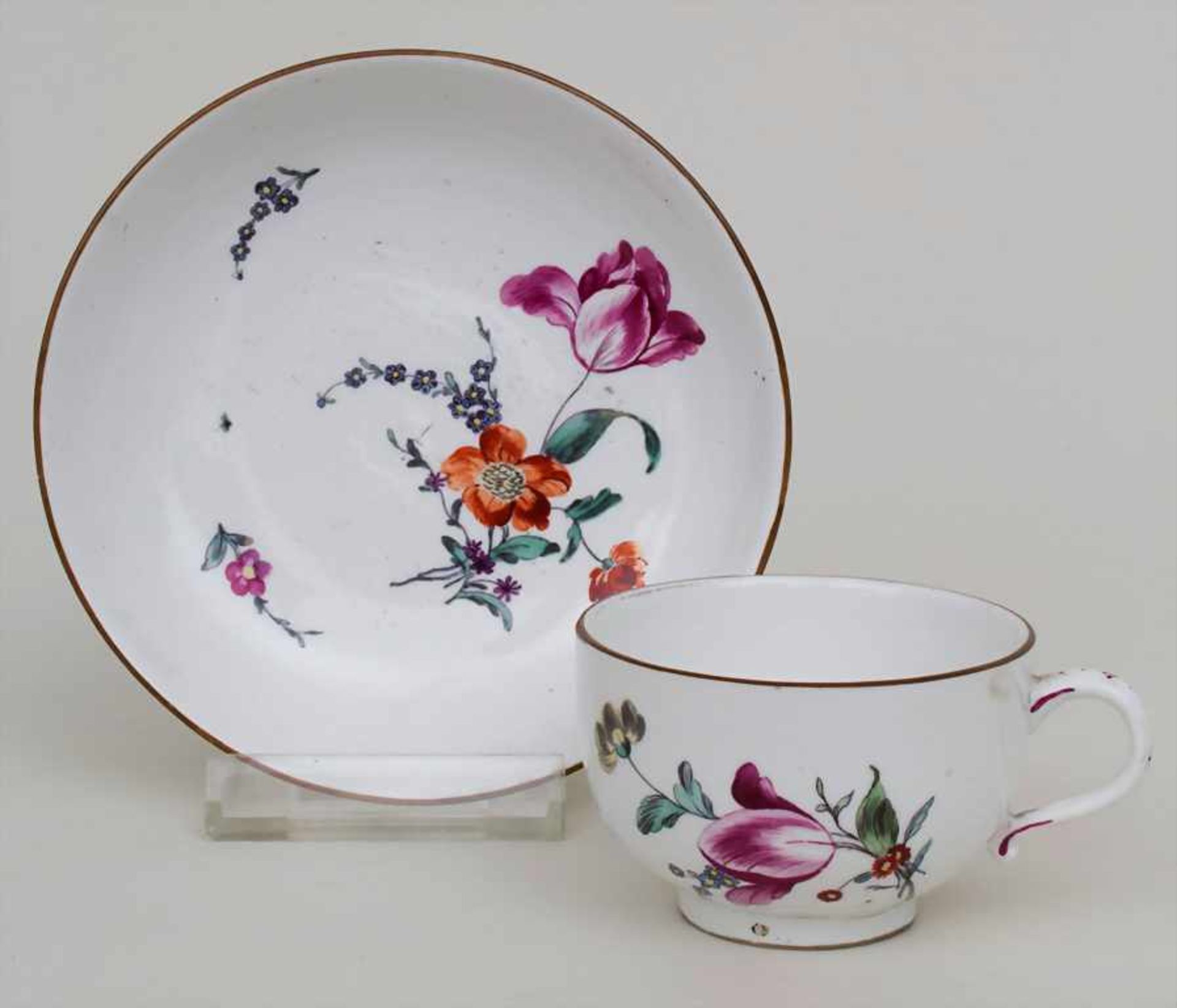 Tasse und UT / A cup and saucer, Höchst, um 1770Material: Porzellan, polychrom bemalt, glasiert,