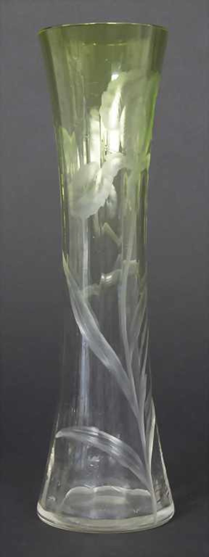 Jugendstil Vase mit Iris / An Art Nouveau vase with iris, Ludwig Moser, Karlsbad, ca. - Image 4 of 7