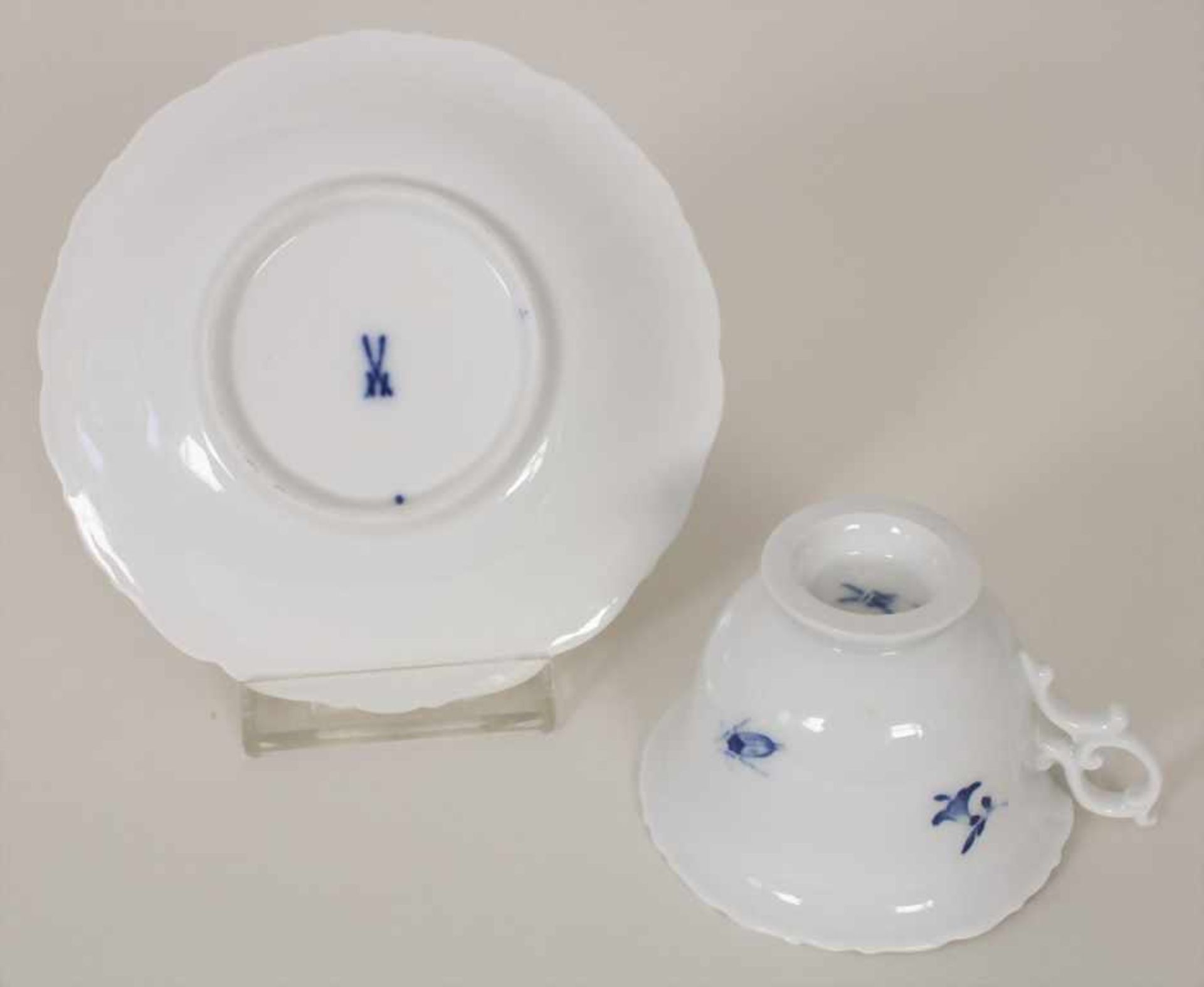 2 Mokkatassen mit Untertassen 'Blaue Blume' / A set of 2 mocha cups and saucers 'Blue Flower', - Bild 3 aus 14