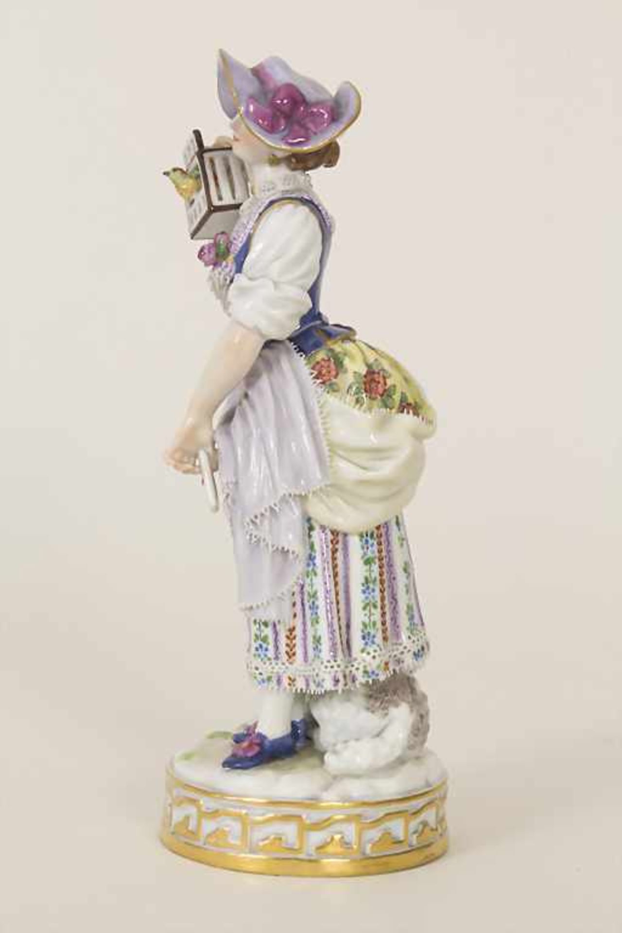 Schäferin mit Vogelkäfig / A shepherdess with a birdcage, Meissen, Mitte 19. Jh.Material: Porzellan, - Bild 2 aus 6