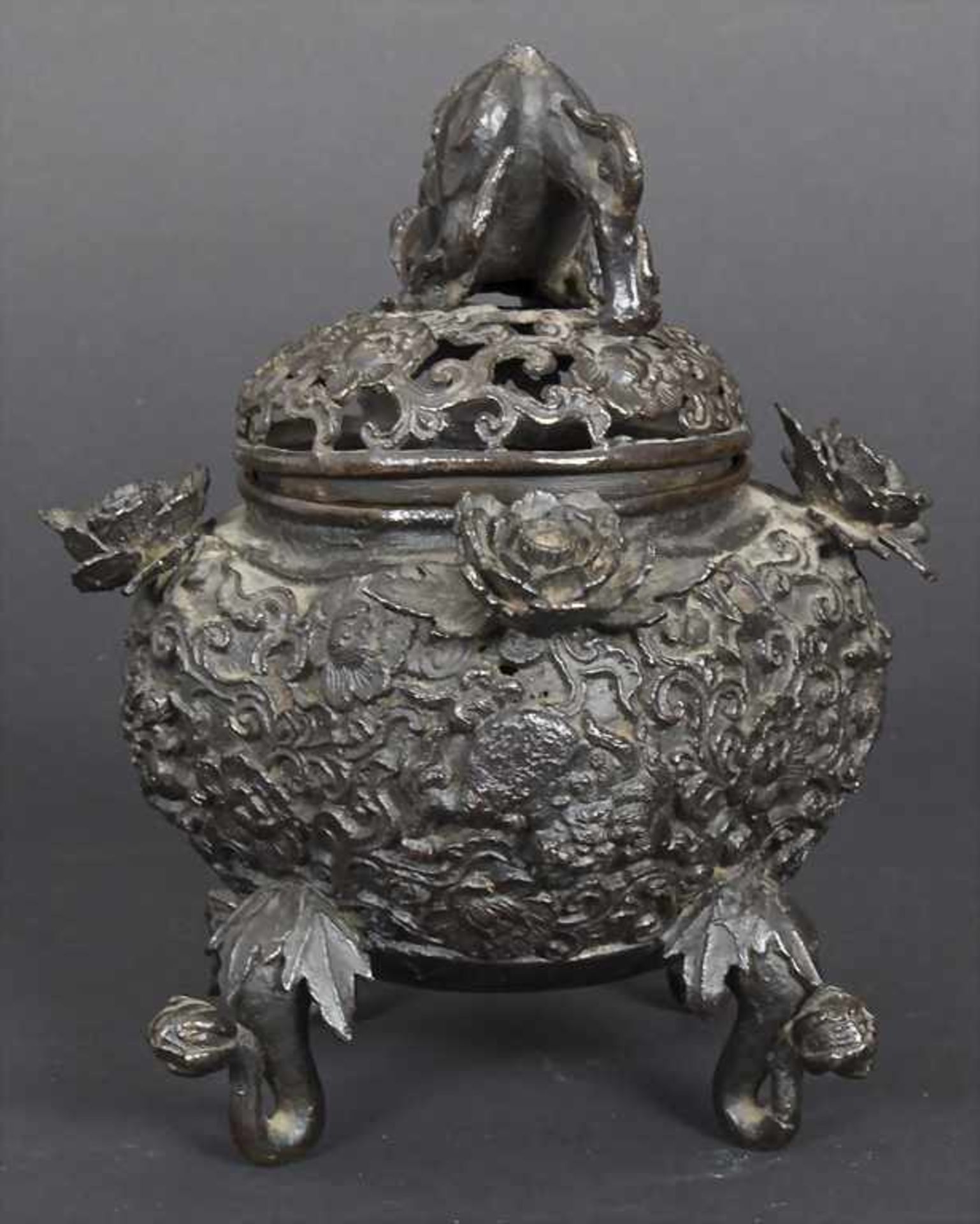 Räucherkoro mit Deckel, China, Qing-DynastieMaterial: kupferfarbene Bronze, dunkelbraun patiniert, - Image 4 of 8