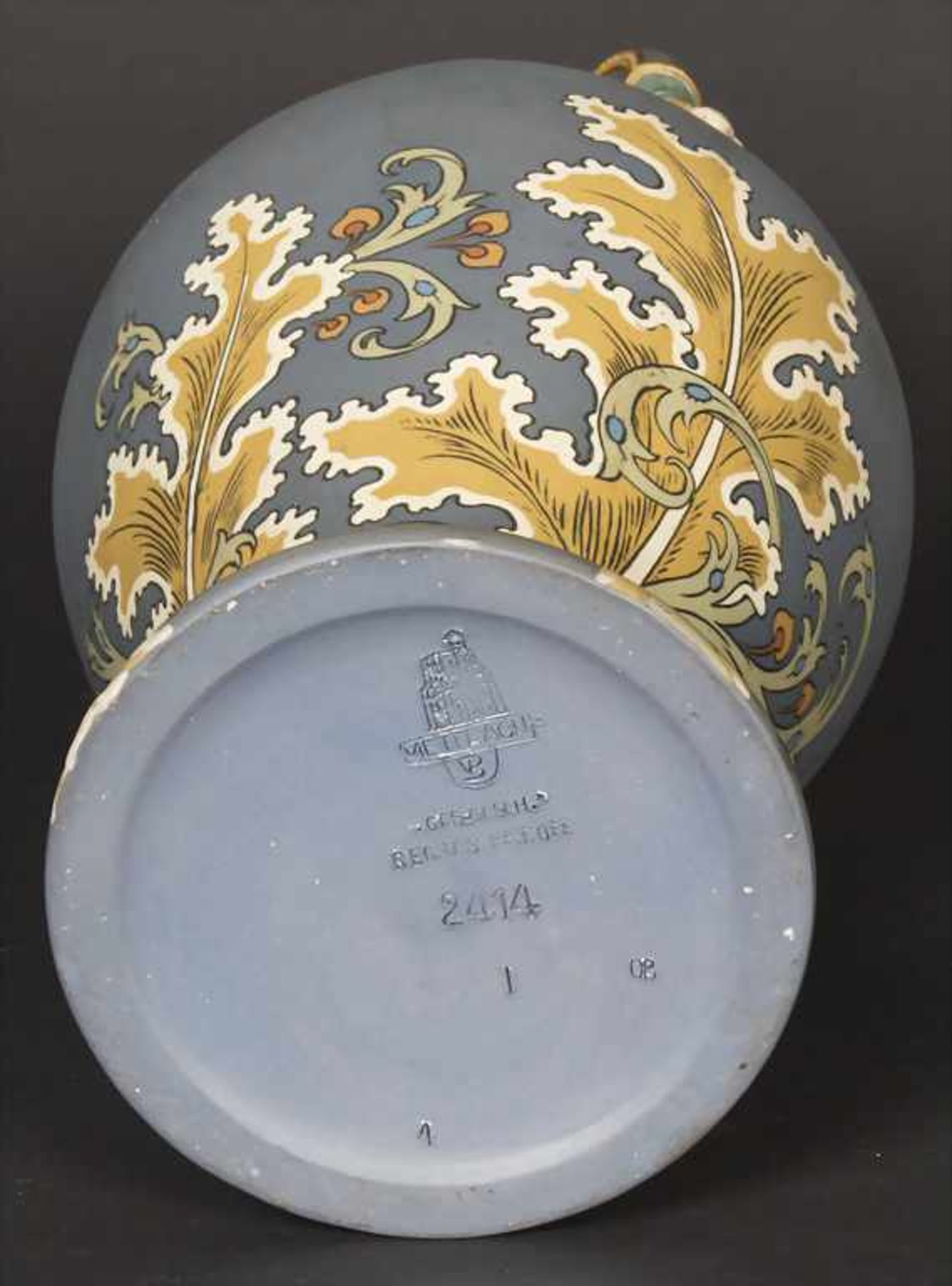 Jugendstil Henkelvase / An Art Nouveau vase with 2 handles, Mettlach, um 1900Material: Keramik, - Image 6 of 8