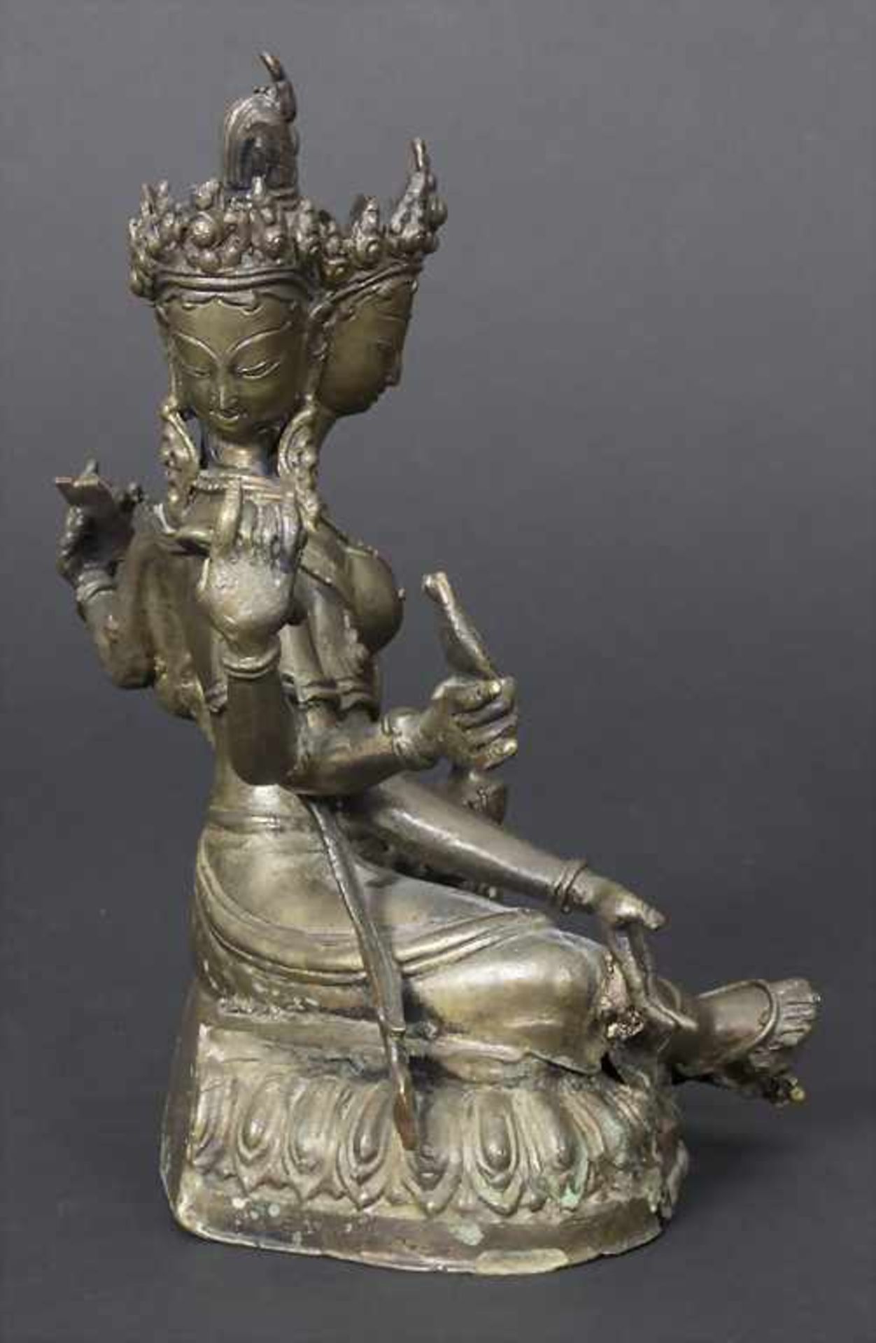 Dreiköpfige-Tara, Ushnishavijaya, Tibet, wohl 18./19. Jh.Material/Technik: Bronze, mit schön - Image 4 of 6