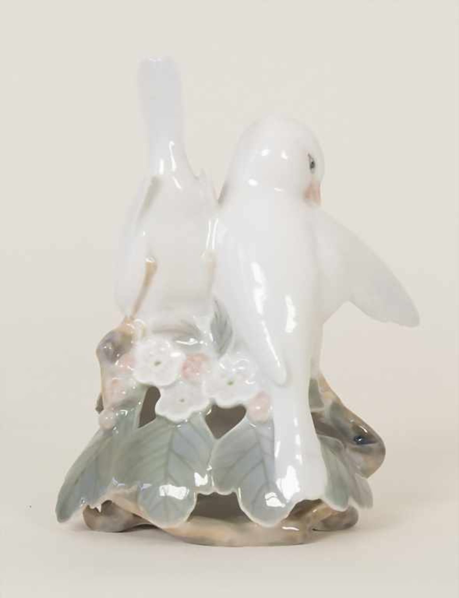 Turteltauben auf Kirschblütenzweig / A pair of doves, Royal Copenhagen, 1956Material: Porzellan, - Bild 3 aus 6