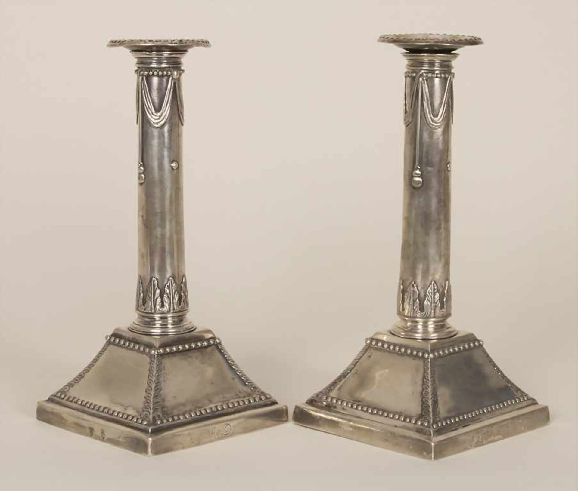 Paar Louis XVI Kerzenleuchter / A pair of Louis-seize silver candlesticks, Frankfurt, um - Bild 2 aus 7