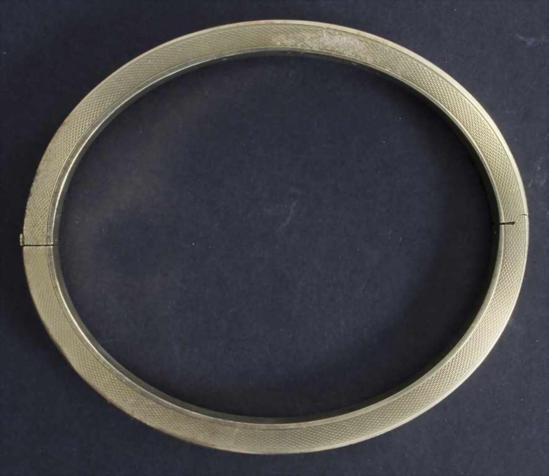 Armreif / A BraceletMaterial: GG 585/000 mit Sicherheitschließe, ziseliert,Durchmesser: innen ca. - Image 2 of 2