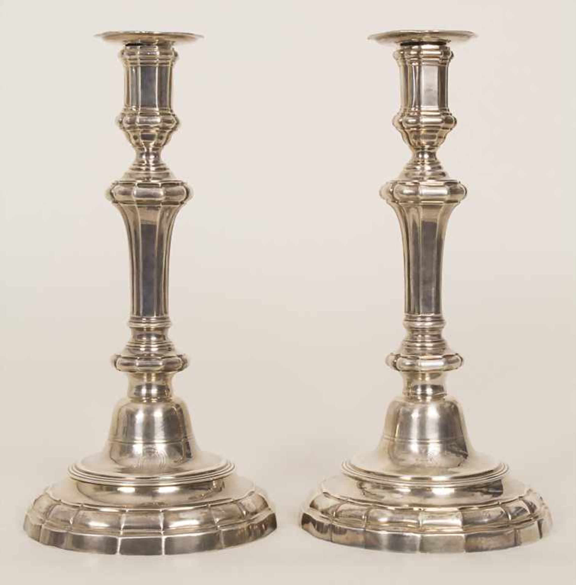 Paar Louis XVI Kerzenleuchter / A pair of Louis-seize silver candlesticks, René-Pierre Ferrier,