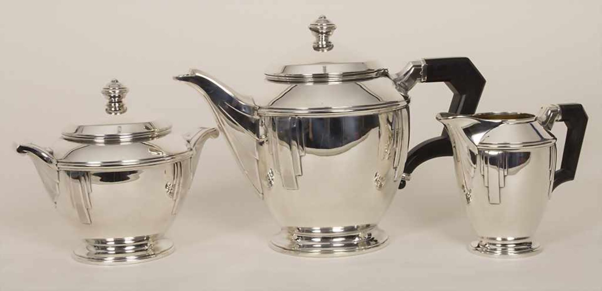 Art Déco Teekern / An Art Déco silver tea set, Louis Coiqnet, Paris, um 1925Set: bestehend aus 1