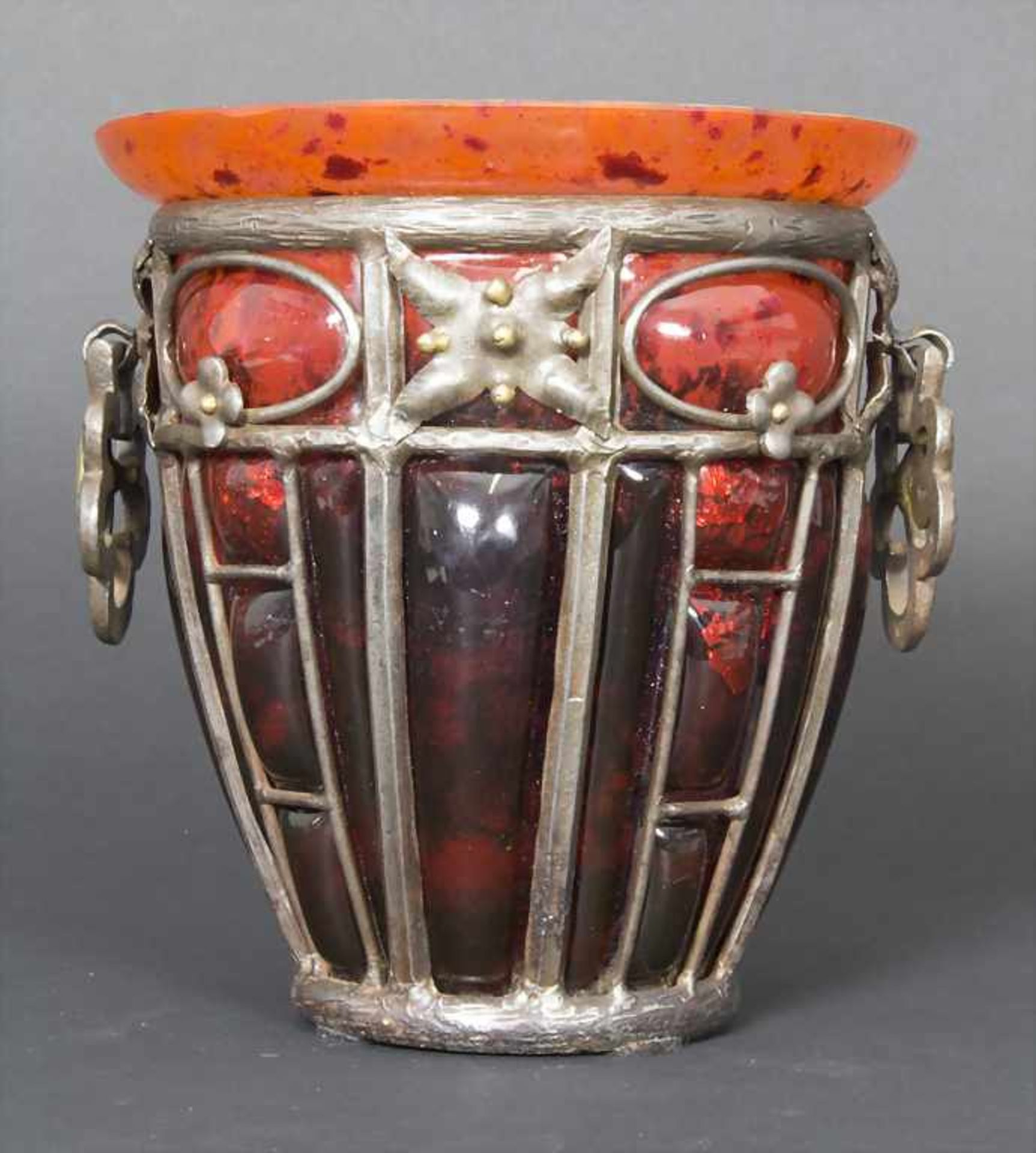 Art Déco-Vase 'Verre de Jade' / An Art Deco vase, Louis Majorelle & Daum, Nancy, um 1920Material: