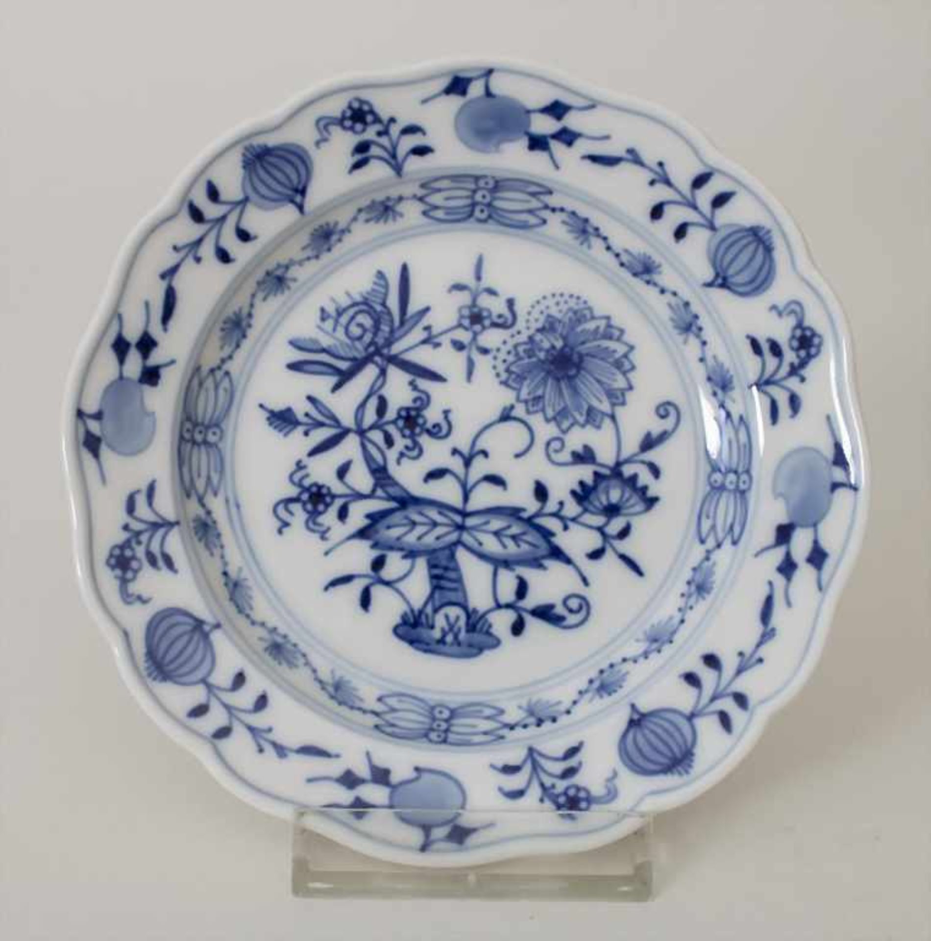 4 kleine Teller mit Zwiebelmuster / 4 small plates with 'Onion Pattern', Meissen, Mitte 20. Jh. - Bild 4 aus 10