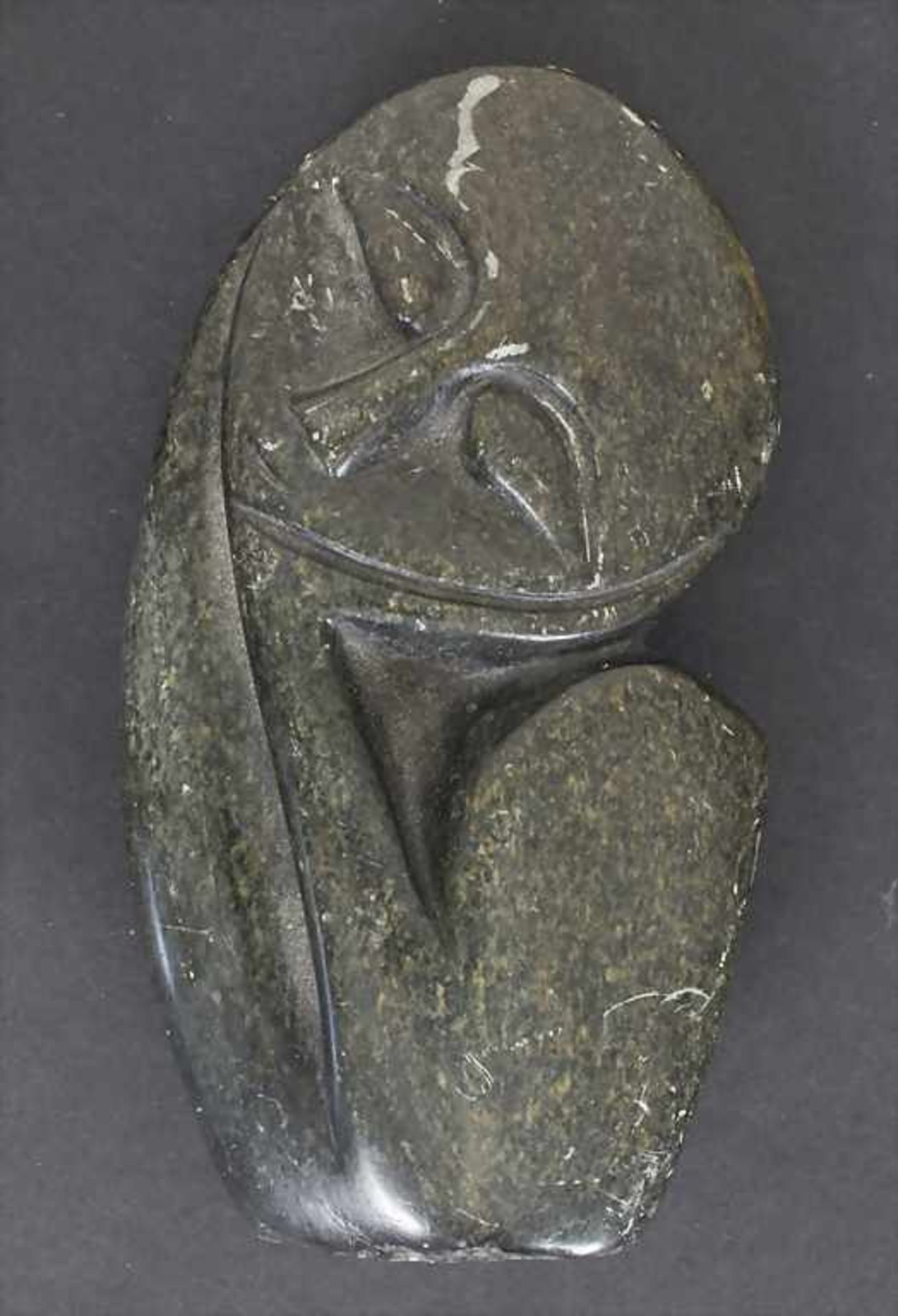 Inuit Skulptur / An Inuit SculptureMaterial: Speckstein bearbeitet und poliert,Höhe: 11,0 cm,