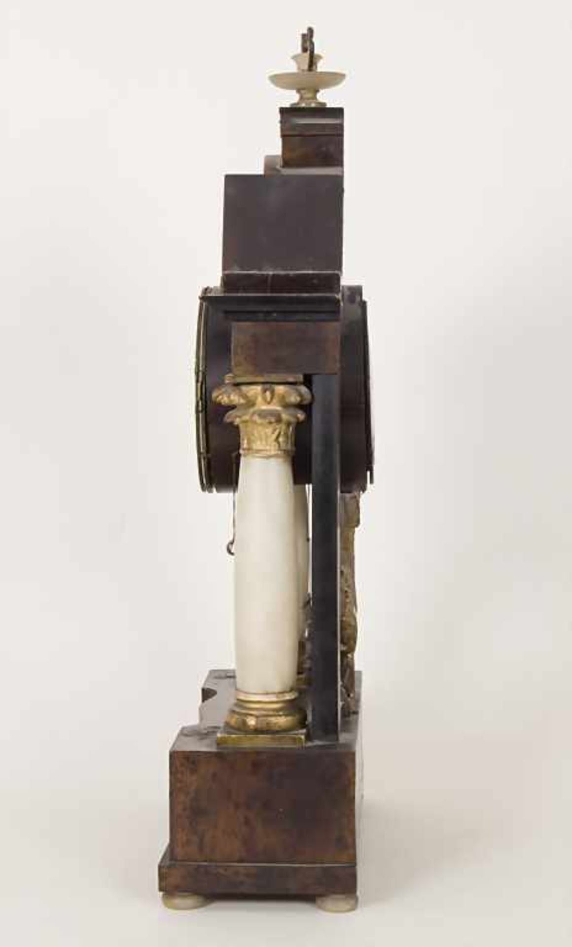 Empire Portaluhr / A clock, Joh. Georg Brey à Memmingen, um 1820Gehäuse: verschiedene Hölzer, - Bild 3 aus 7