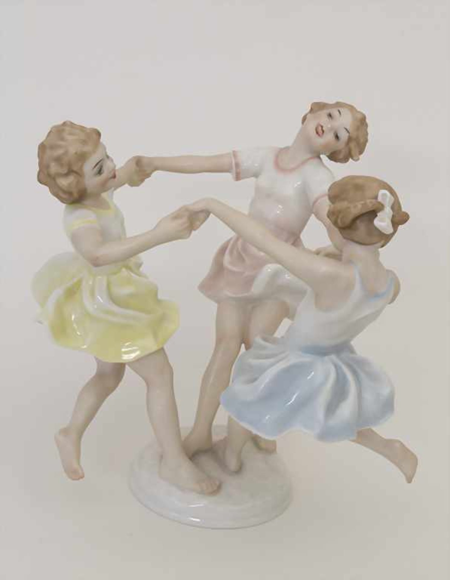 Figurengruppe 'Maientanz' / A figure group 'May dance', K. Tutter für Hutschenreuther, 1955-