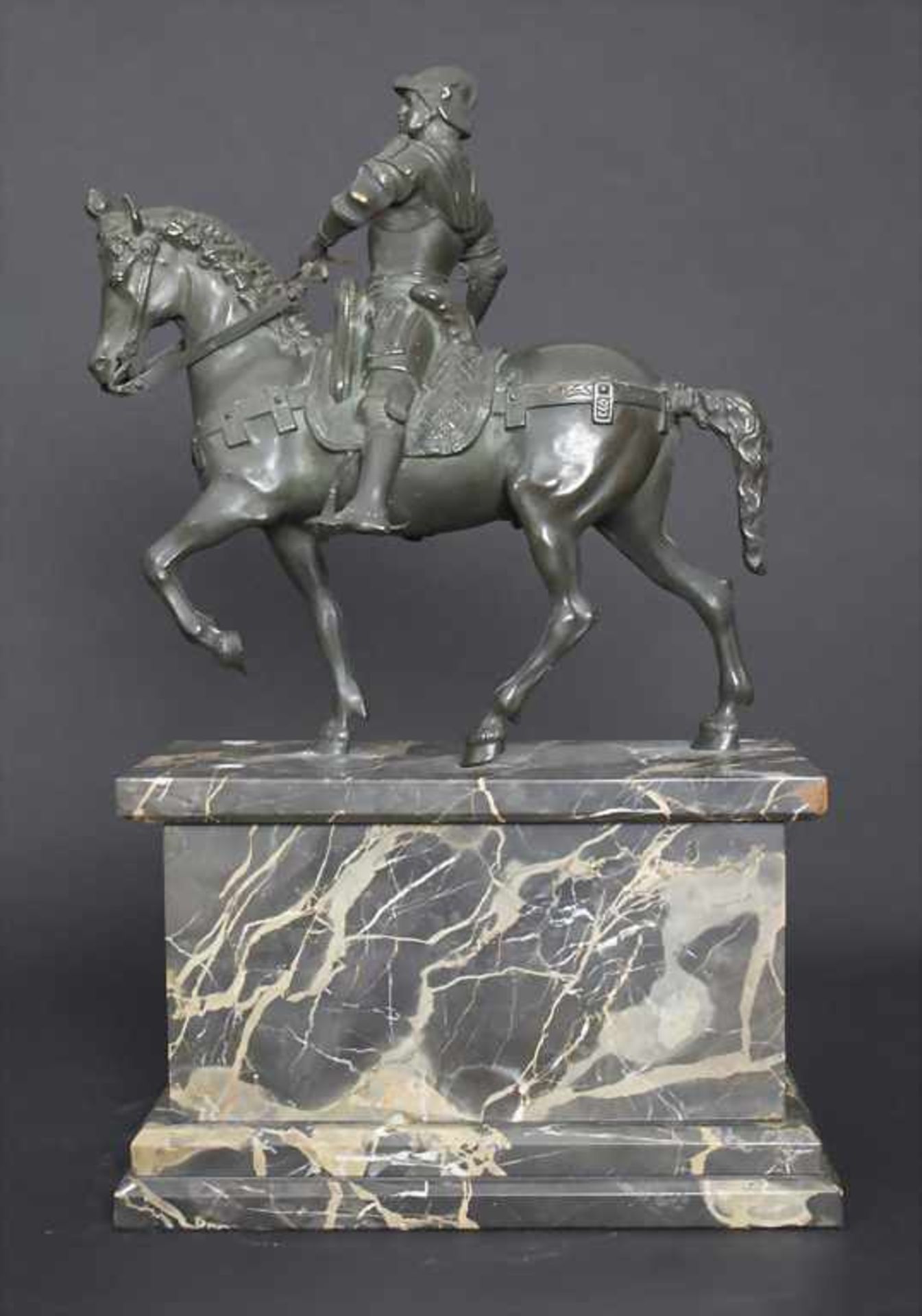 Römischer Kaiser zu Pferd / A Roman emperor on horseback, deutsch, um 1930Material: Bronze, - Image 3 of 4