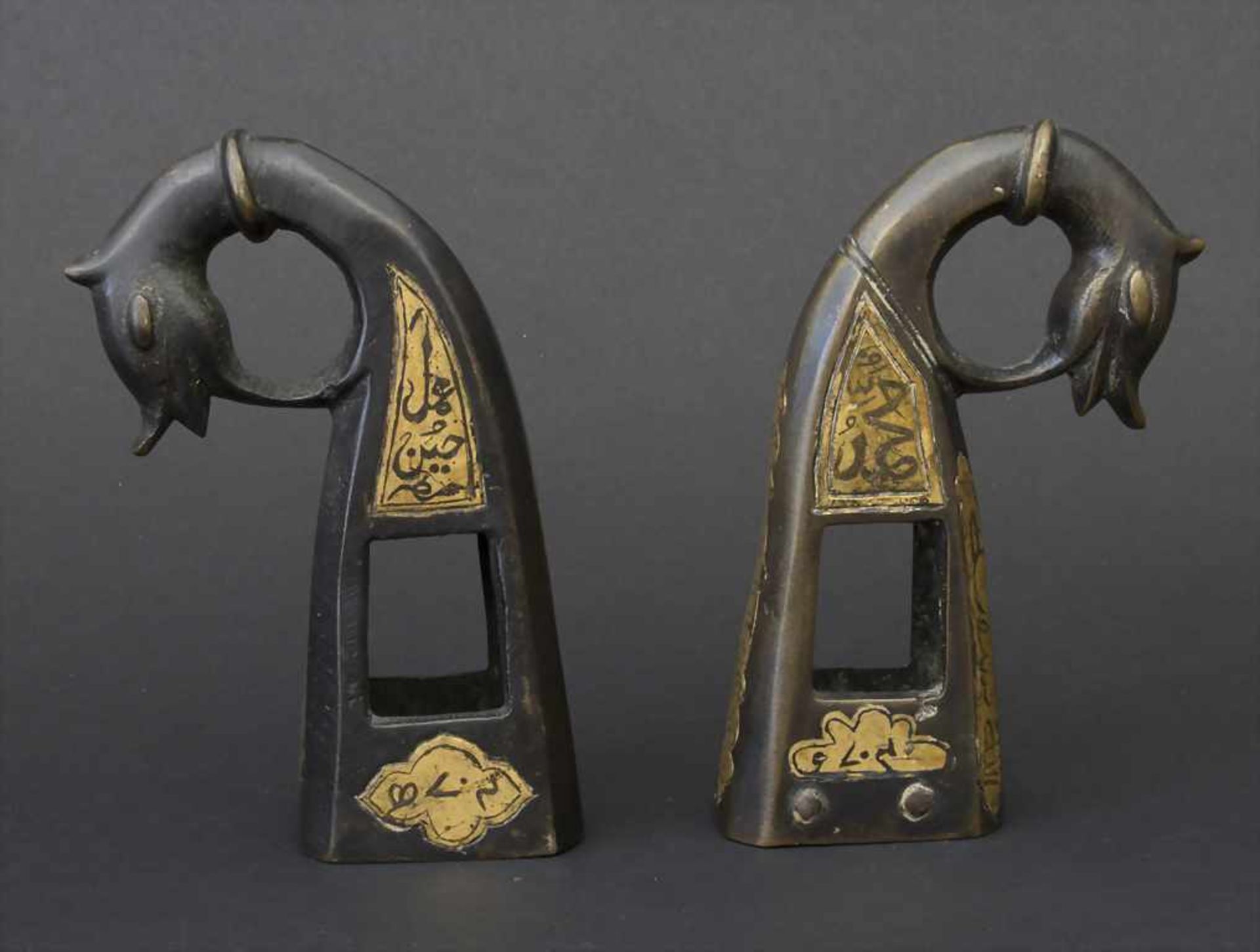 Paar Bronze Applikationen, Osmanisch, 19. JhMaterial: Bronze patiniert parz. vergoldet,Dekor: - Image 2 of 4