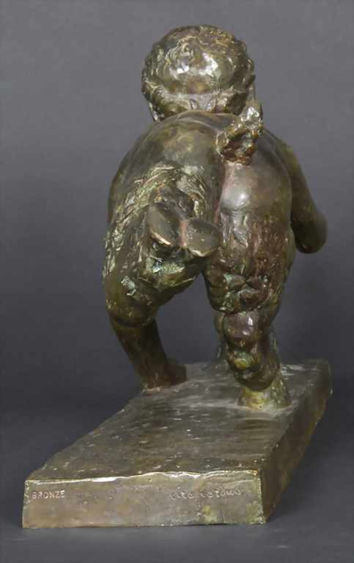 Faun mit Eichhörnchen / A faun with a squirrel, Georges Crouzat, (1904-1976)Material: Bronze, - Bild 2 aus 9