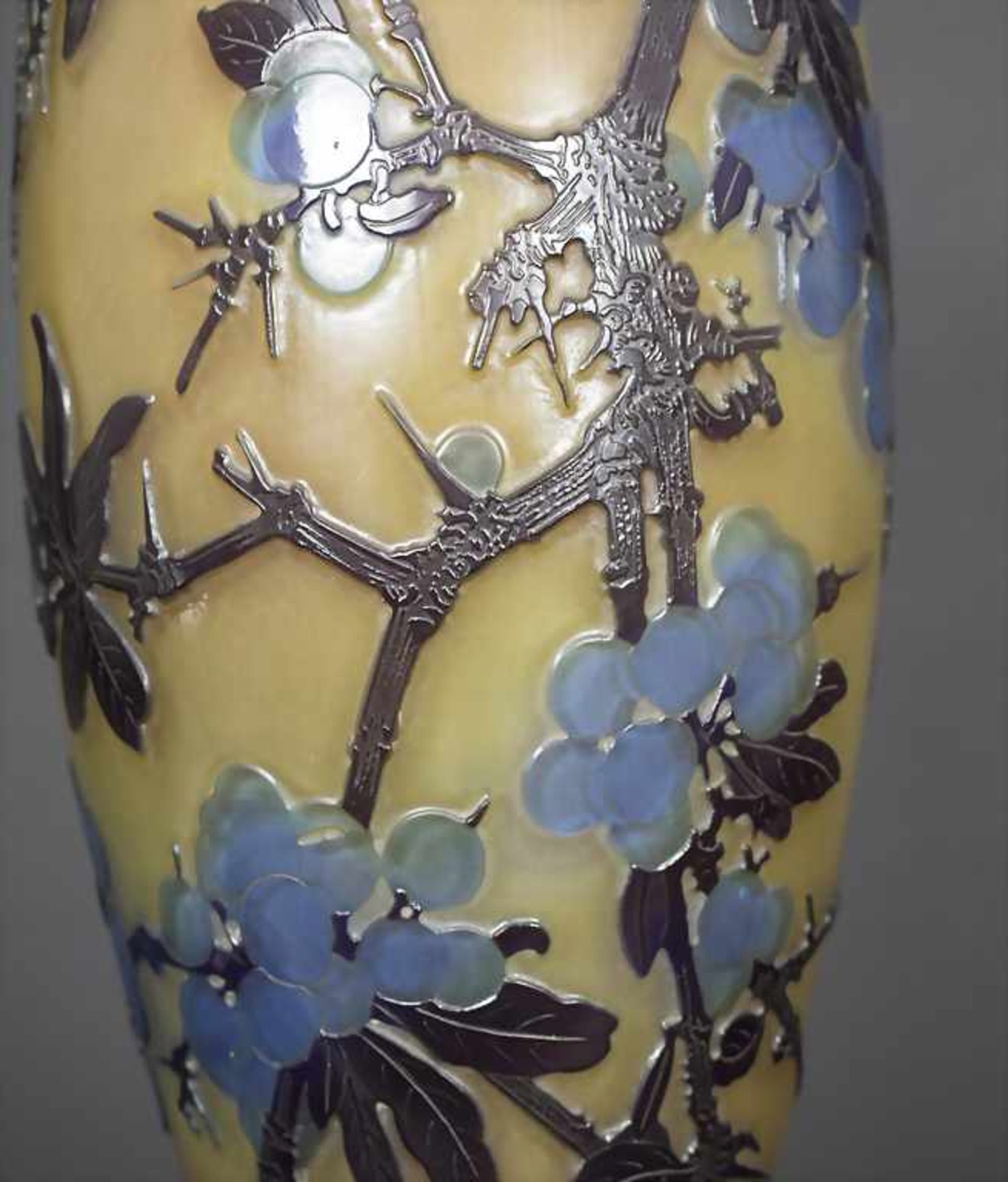 Jugendstilvase mit Schlehen / An Art Nouveau vase with sloes / A vase avec Prunellier, Emile - Image 7 of 7