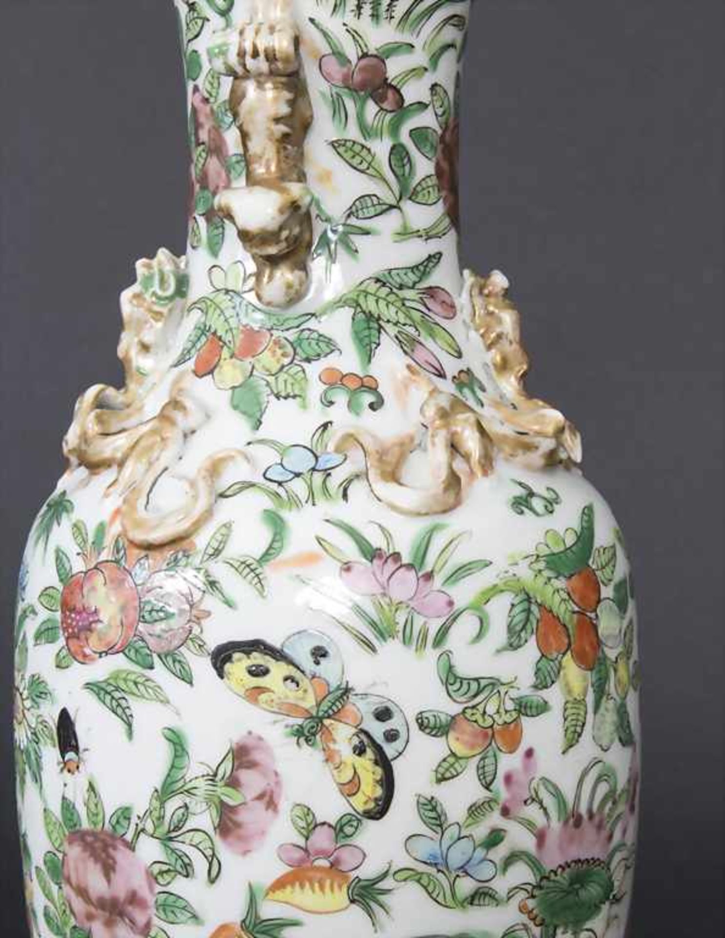 Kantonvase 'Familie Rose Dekor', China um 1900Material: Porzellan polychrome bemalt mit Blüten und - Image 7 of 7