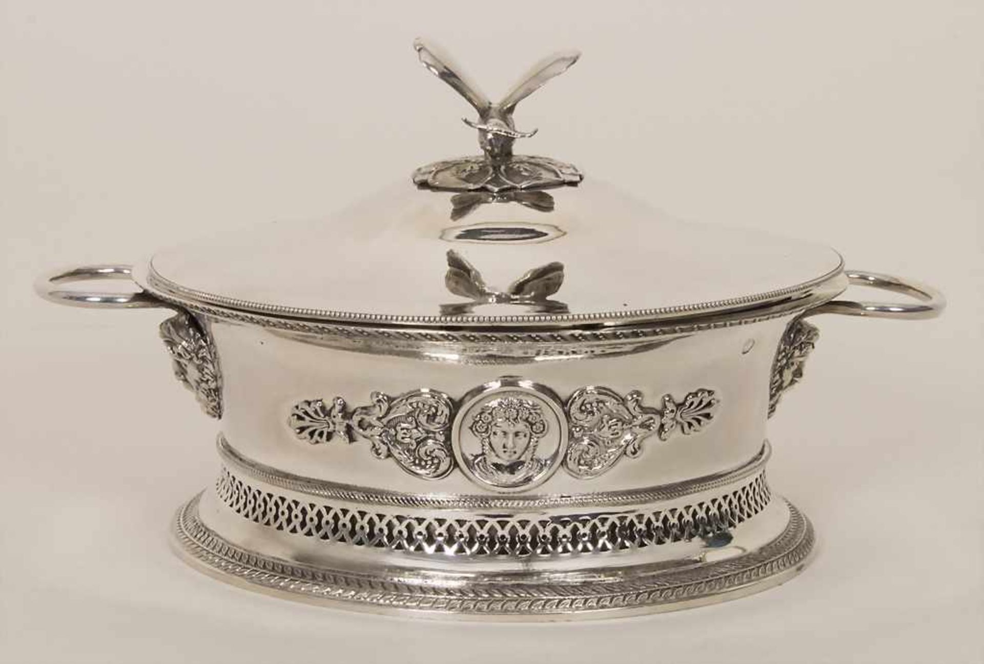 Empire Bonboniere / A silver Empire bonbonnière, Paris, 1809-1819Material: Silber 950, Punzierung: