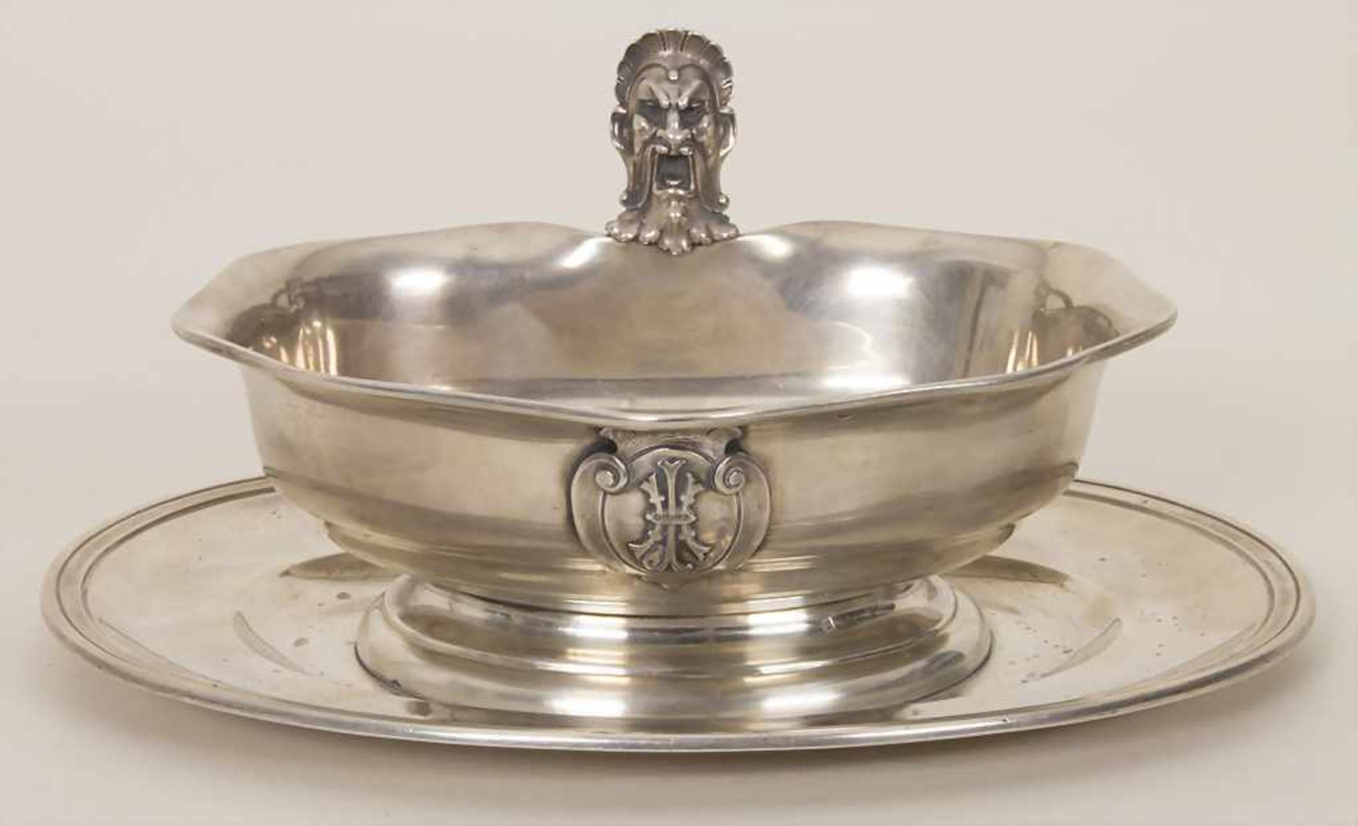 Sauciere / Anbietschale / A silver sauce boat or serving dish, Robert Linzeler, Paris, um