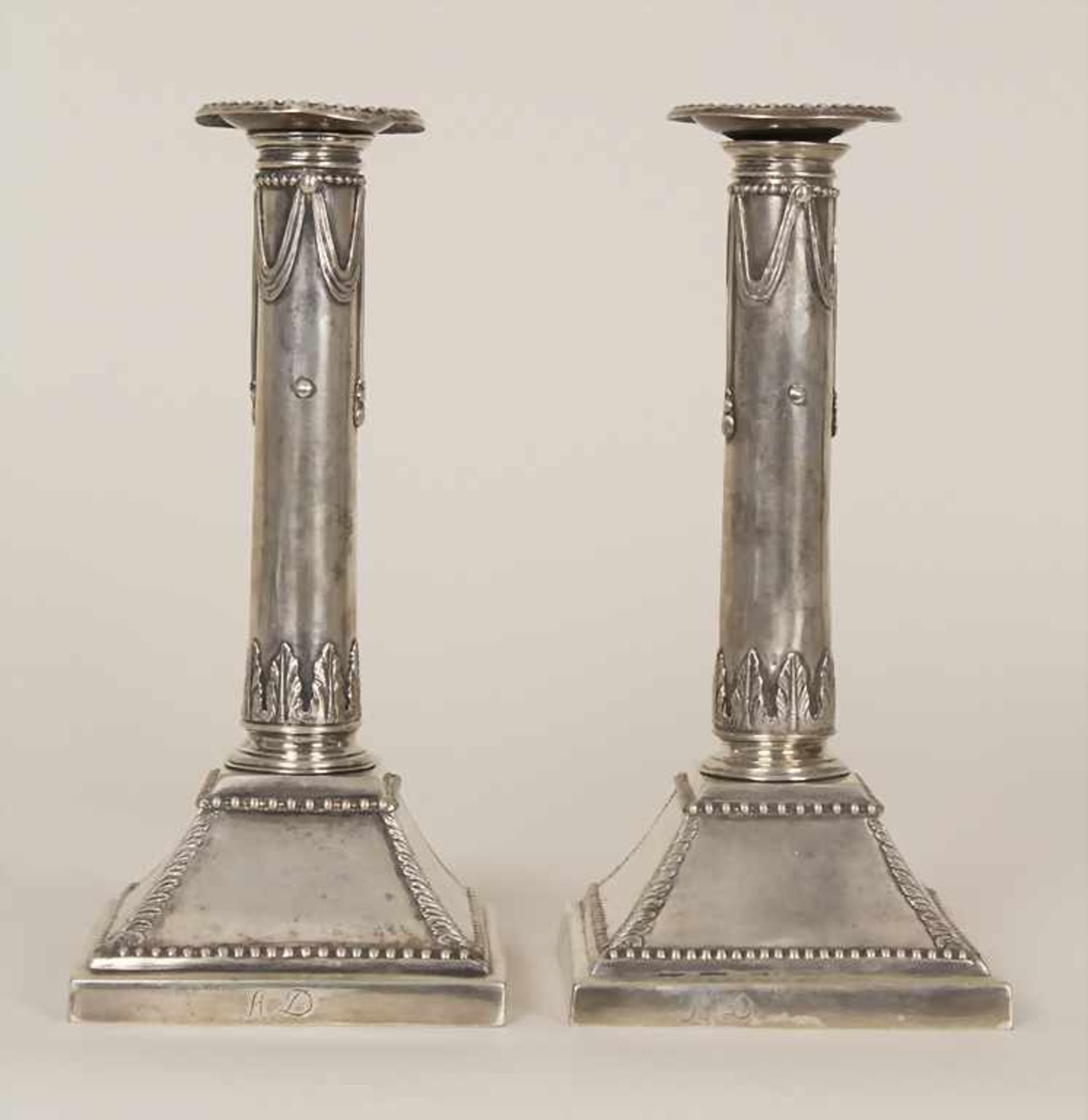 Paar Louis XVI Kerzenleuchter / A pair of Louis-seize silver candlesticks, Frankfurt, um