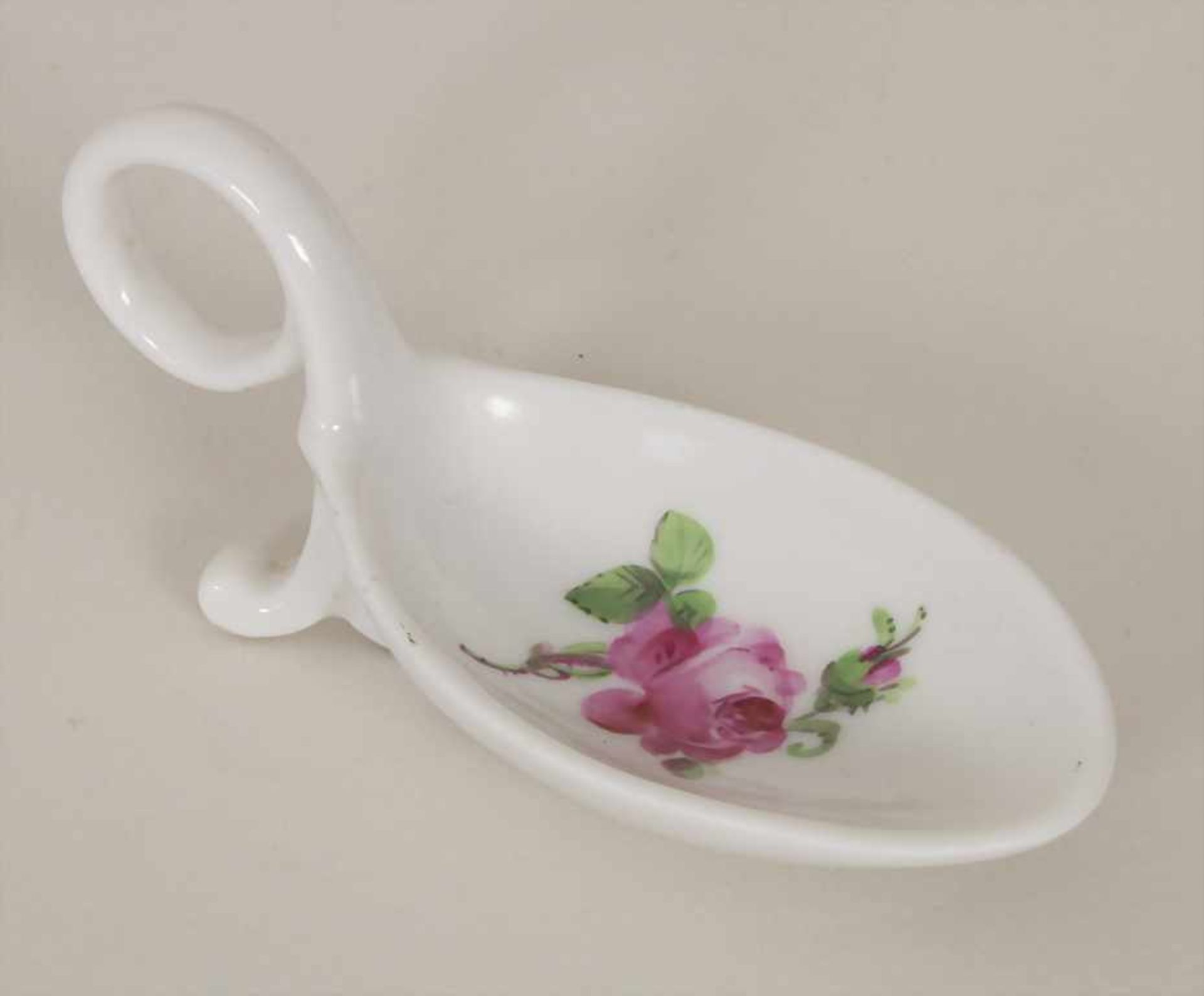 Seltener Löffel 'Rote Rose' / A rare spoon with rose pattern, Meissen, Mitte 19. Jh.Material: