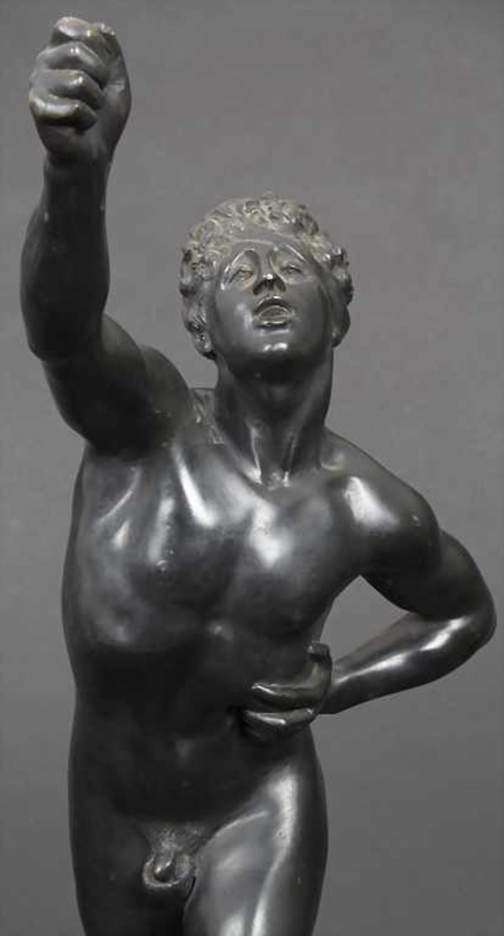 Siegesbote-Nenikhkamen, Entw. Kruse Max, 1854-1942Material: Bronze, dunkel patiniert, auf flache - Bild 6 aus 6