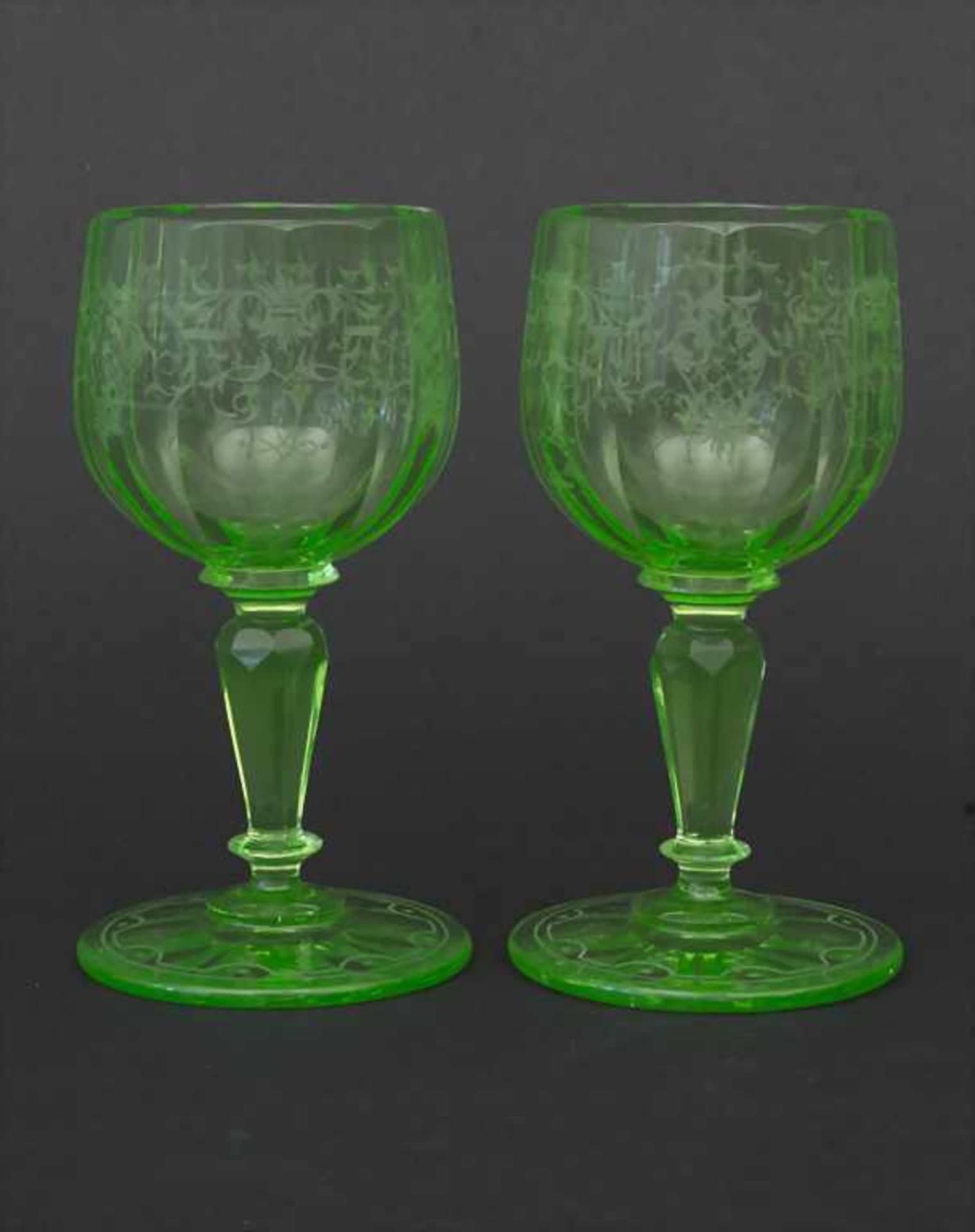 2 Urangläser / 2 uranium glasses, J. & L. Lobmeyr, Wien, um 1880Material: grünes Uranglas mit 12-