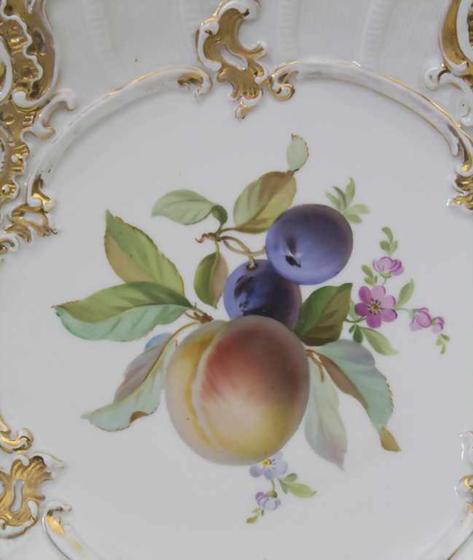 Prunkschale mit Früchtedekor / A splendid bowl with fruits, Meissen, 2. Hälfte 19. Jh.Material: - Image 4 of 5