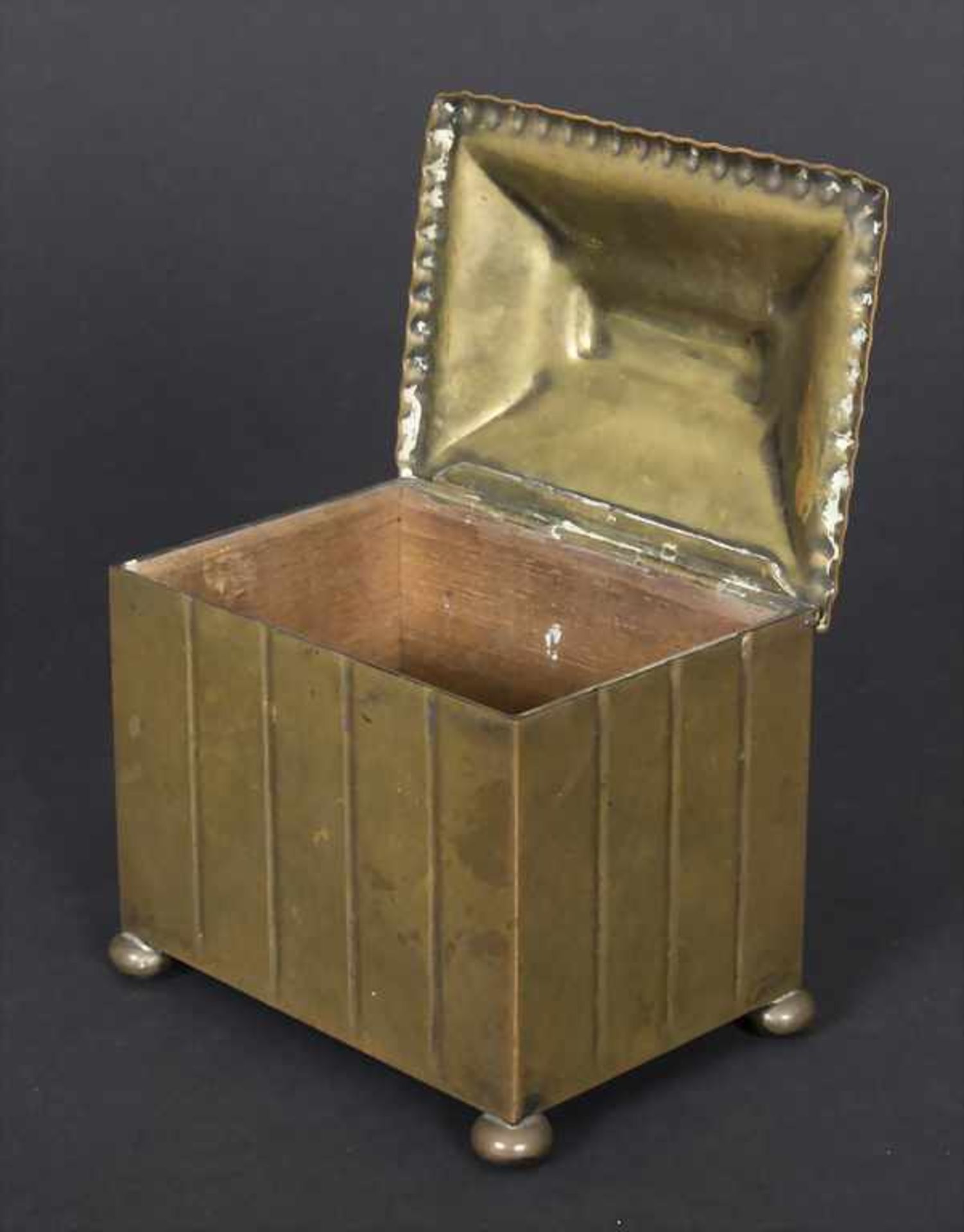 Art Déco Deckeldose / An Art Deco lidded box, WMF, Geislingen, um 1920Material: Messing, Balsaholz - Image 3 of 3