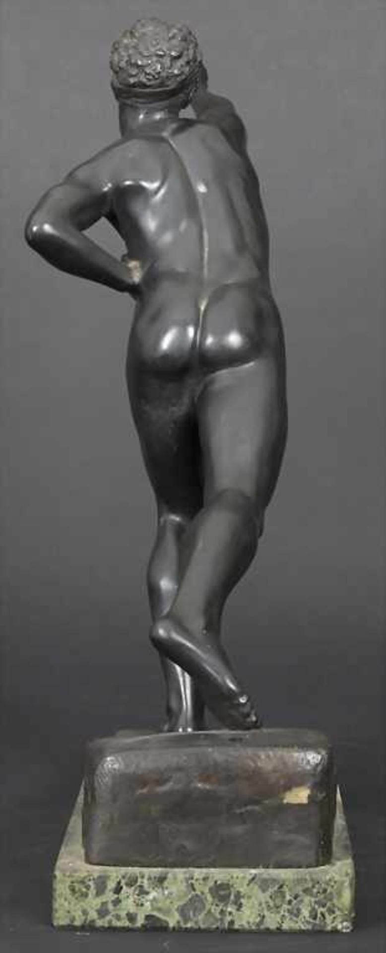 Siegesbote-Nenikhkamen, Entw. Kruse Max, 1854-1942Material: Bronze, dunkel patiniert, auf flache - Image 4 of 6