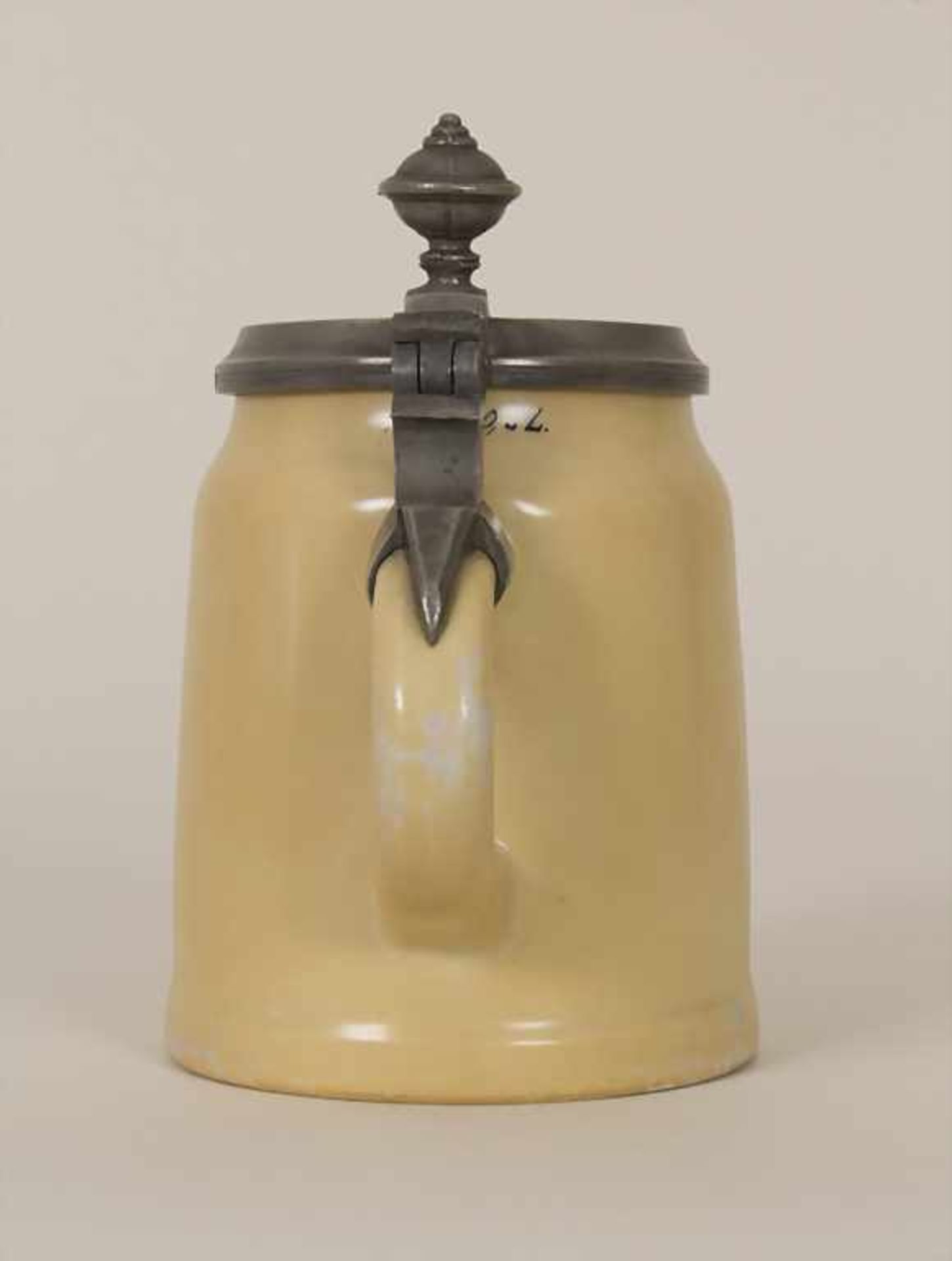 Studentika Bierkrug / A beer mug, deutsch, 1897Material/Technik: Porzellan, Boden mit Lithophanie ( - Image 3 of 7