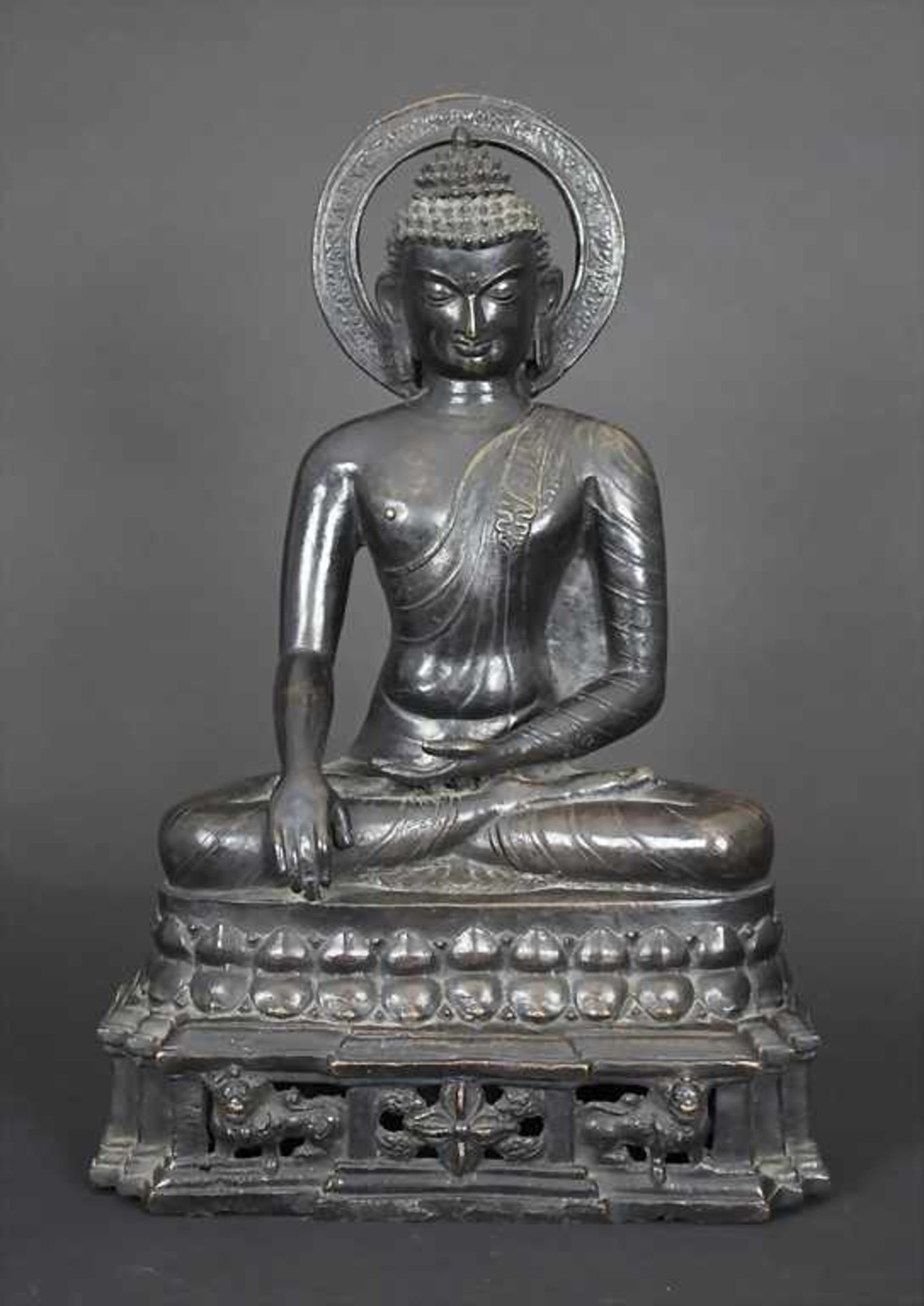 Buddhafigur 'Shakyamuni' / A buddha figure 'Shakyamuni', Tibeto-ChinesischMaterial: Bronze,