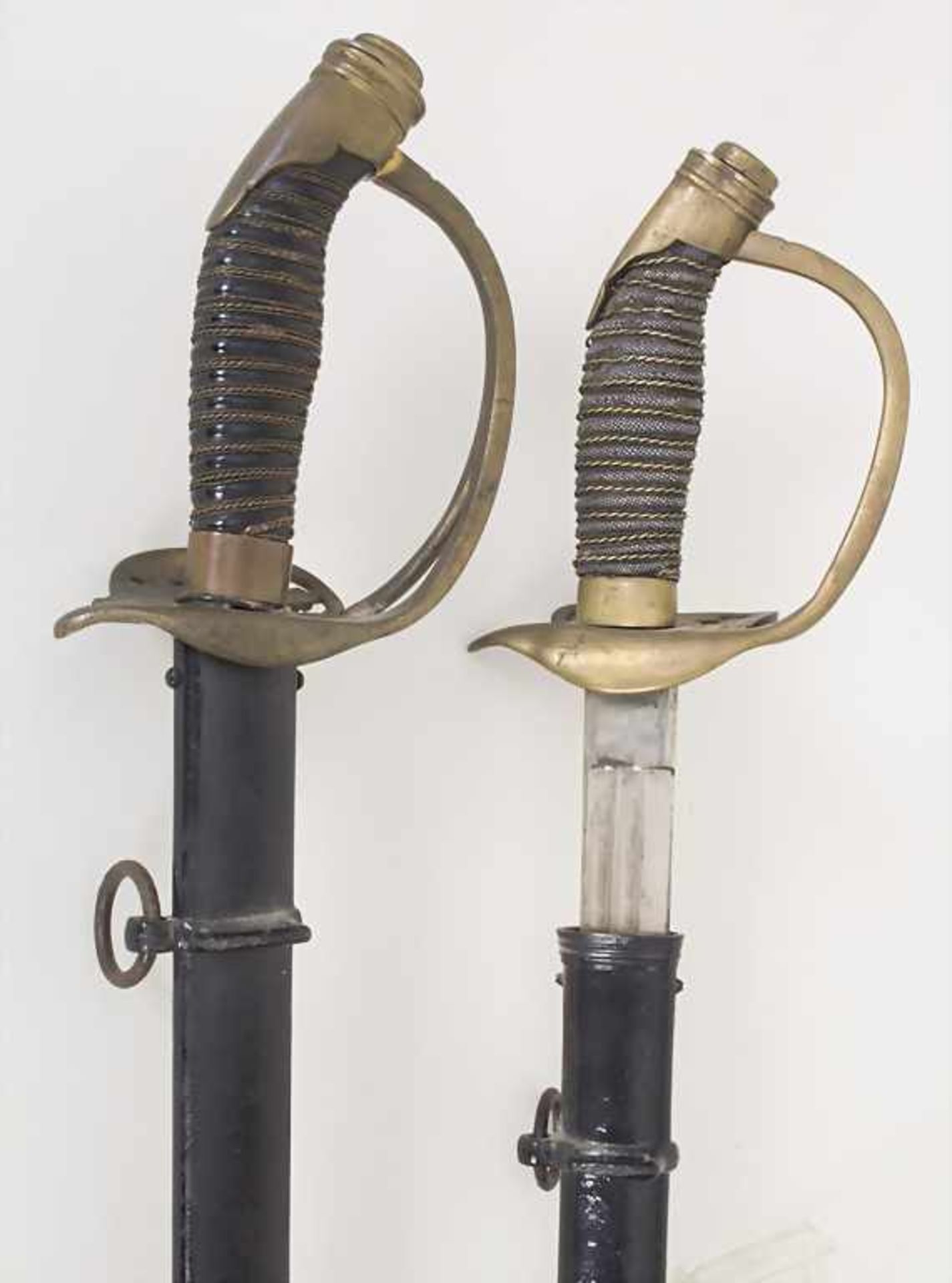 Paar Infanterie Offiziersdegen "Klappdegen" / A pair of swords, Preußen, Modell 1889Beschreibung: - Image 2 of 4