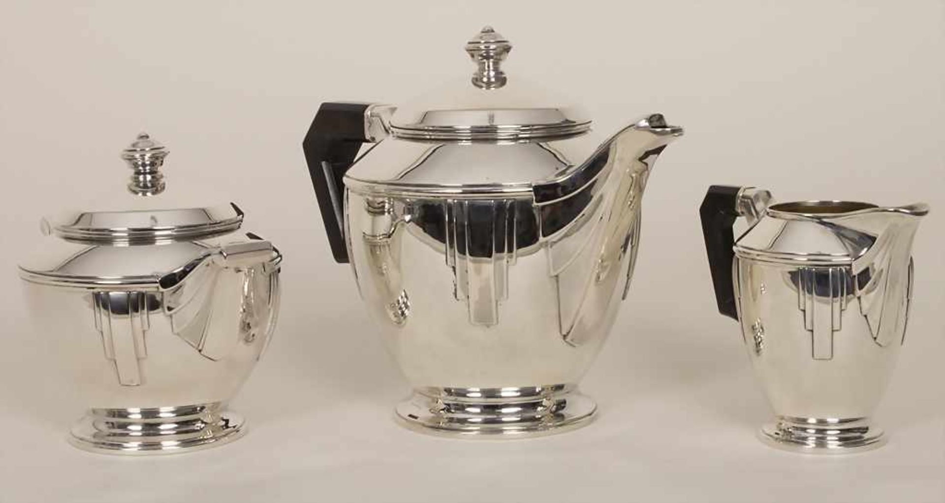 Art Déco Teekern / An Art Déco silver tea set, Louis Coiqnet, Paris, um 1925Set: bestehend aus 1 - Bild 2 aus 6