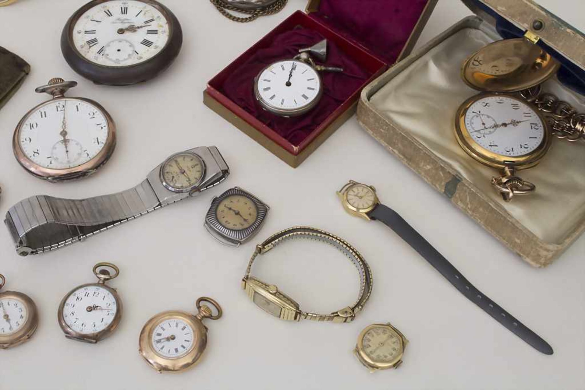 Konvolut Uhren / A set of wristwatchesbestehend aus 16 reparaturbedürftigen Uhren - Bild 3 aus 3