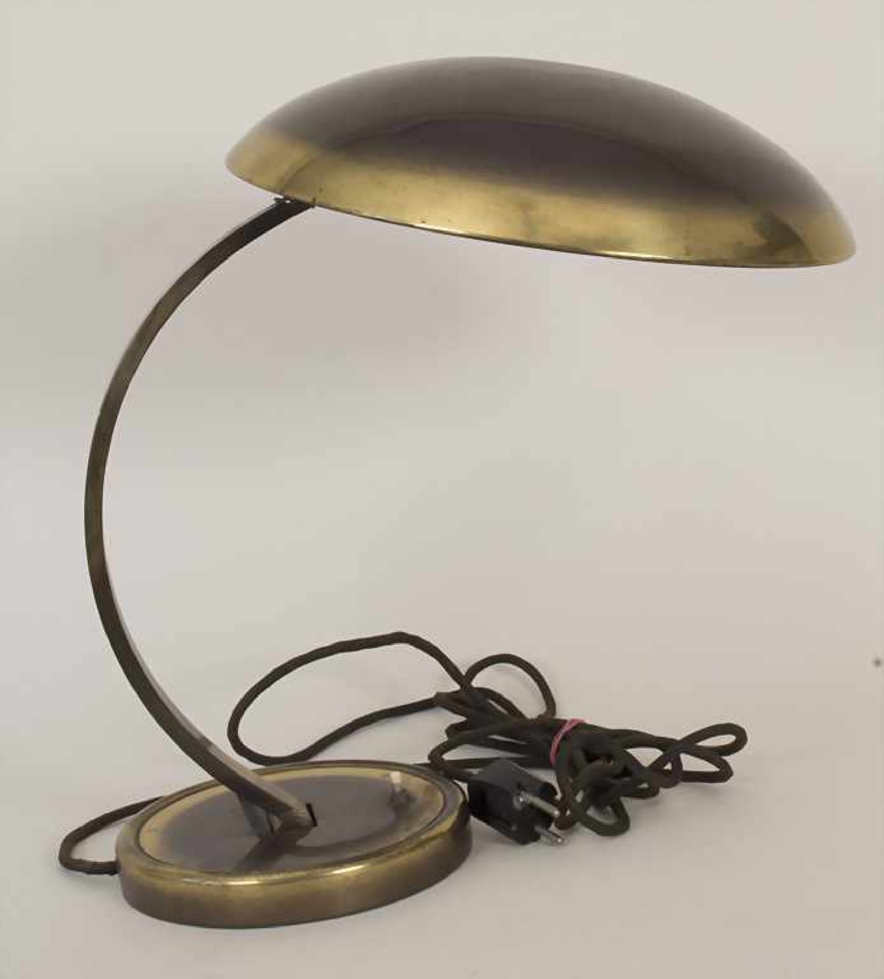 Schreibtischlampe / A table desk lamp, Kaiser Idell, um 1950Material: Messing,Entwurf: Christian - Bild 3 aus 3
