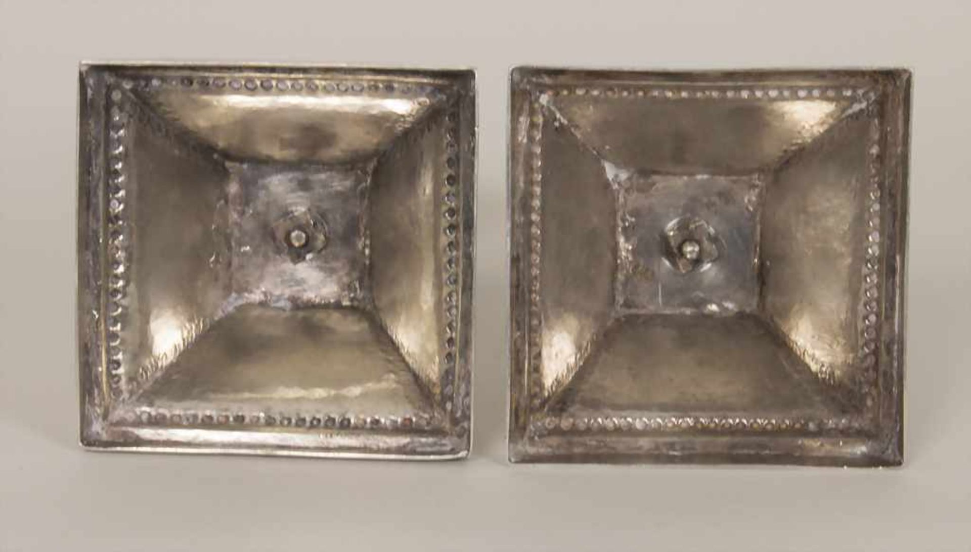 Paar Louis XVI Kerzenleuchter / A pair of Louis-seize silver candlesticks, Frankfurt, um - Bild 4 aus 7