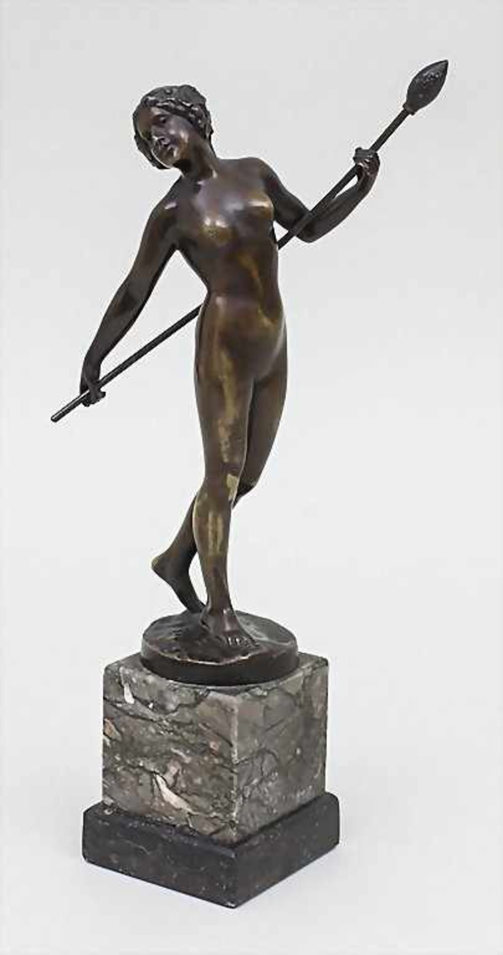 E. Ludwig, Bacchantin/ Dionysian Female, deutsch, um 1900Bronze. Auf runder Plinthe stehender Akt