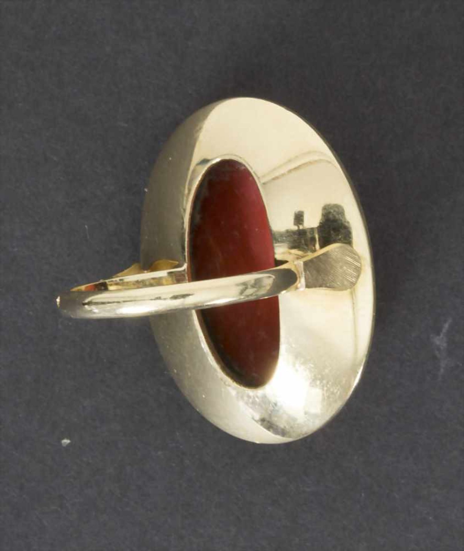 Art Déco Ring mit Korallen-Kamee / An Art deco cameo ring, um 1920Material: Gold Au 585/000 14 Kt, - Bild 2 aus 2