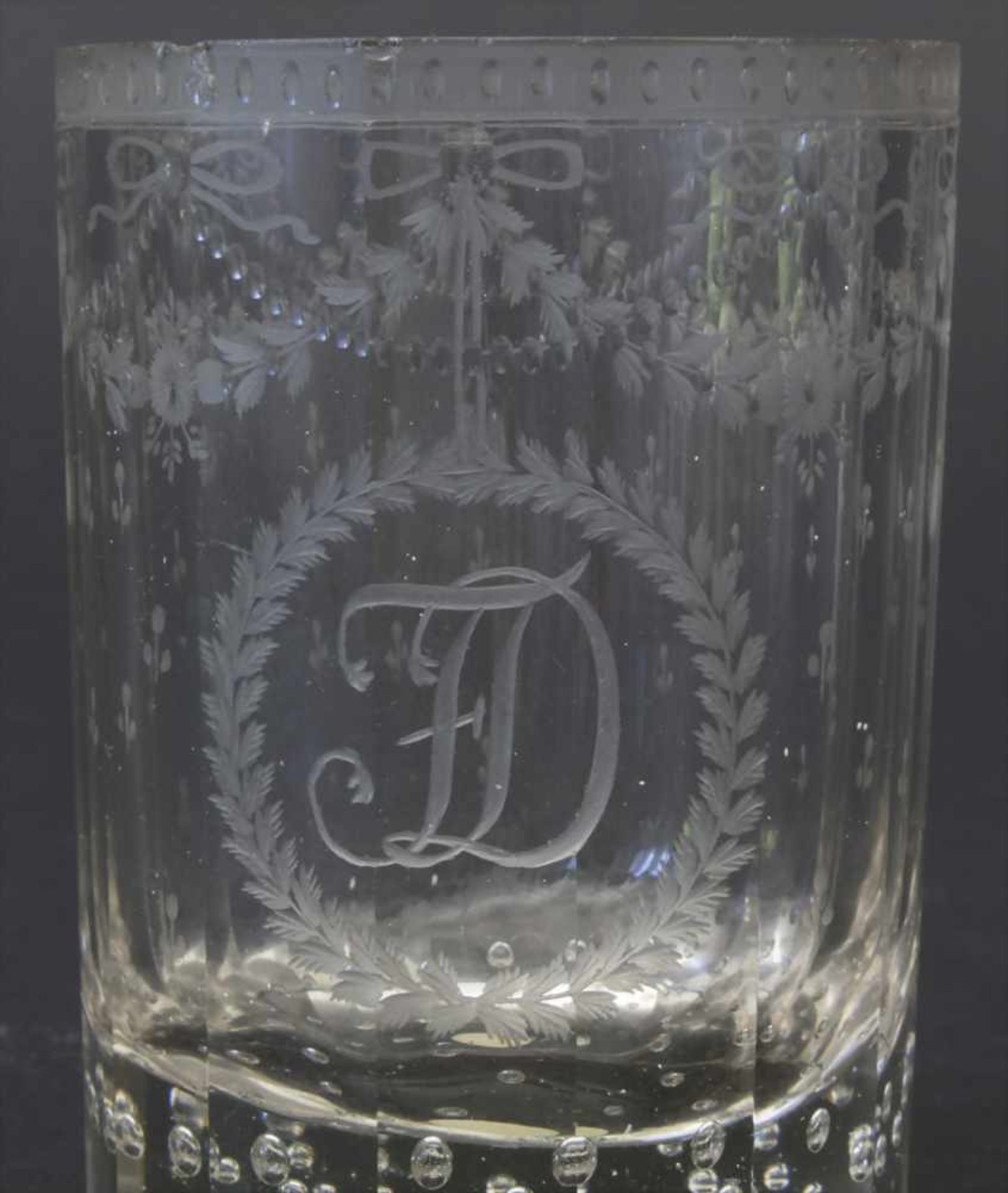 Louis-seize Trinkglas / A Louis XVI glass tumbler, Böhmen, um 1775Material: Kristallglas, - Bild 2 aus 5