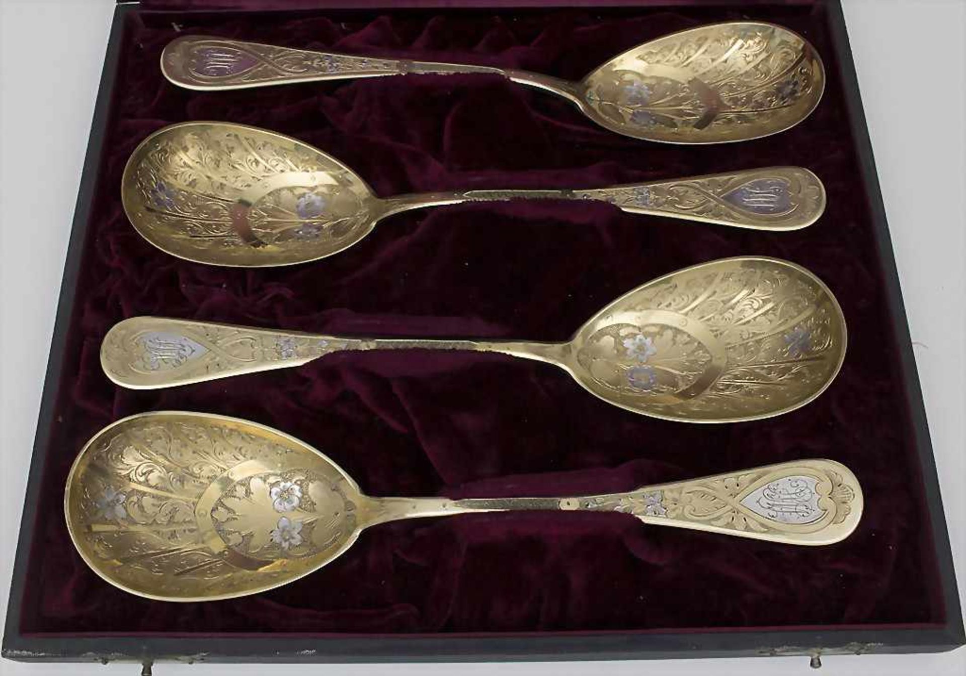 Vorlegebesteck im Etui / 4 serving spoons in a box, Bruckmann & Söhne, Heilbronn, um 1900Material: - Image 2 of 4