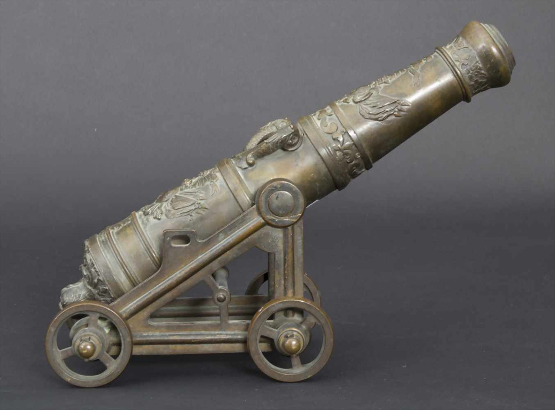 Modell-Kanone nach barockem Vorbild, 19. Jh.Material: Bronze, Kanonenrohr mit vielen - Bild 2 aus 4