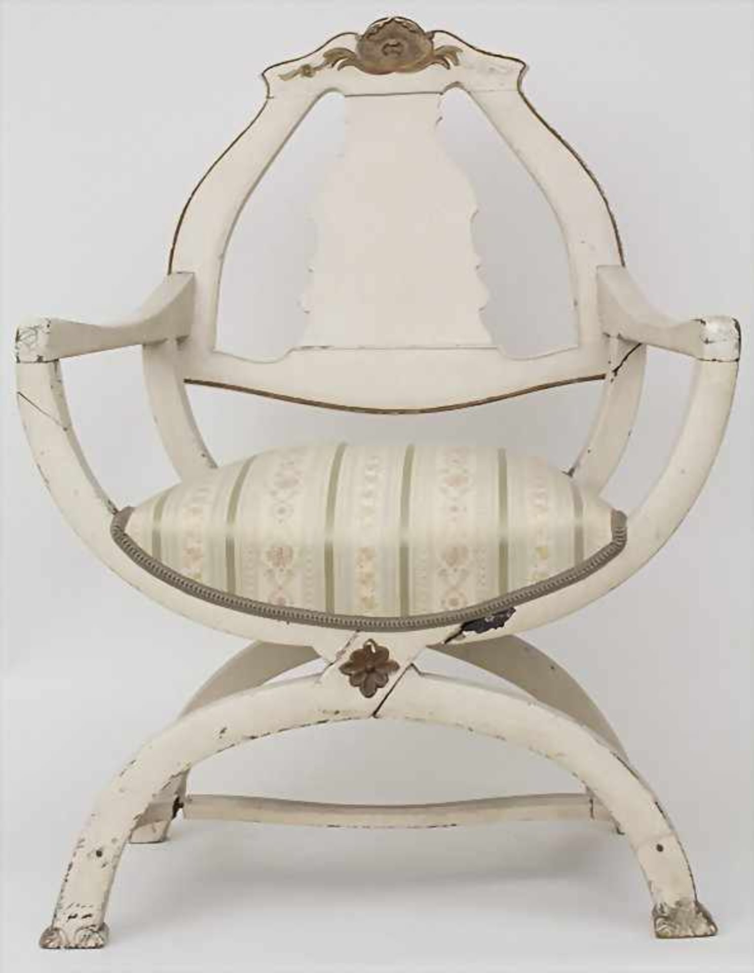 Scherenstuhl / A folding chair, 18. Jh.Material: Holz, cremeweiß staffiert, partiell