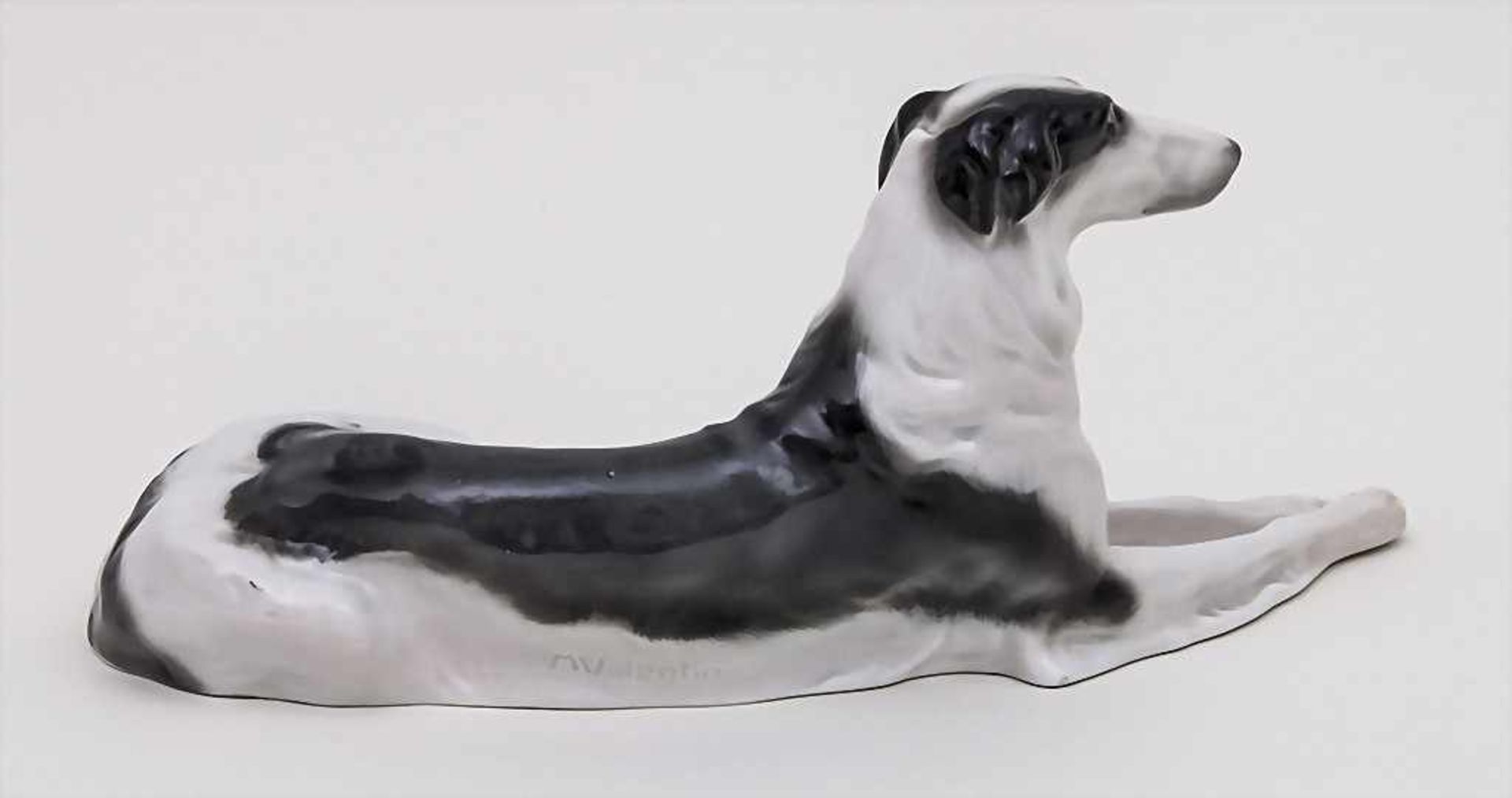 Liegender Barsoi 'Yarks Ural'/ Lying Borzoi, Rosenthal, 1913-1920Material: Porzellan, naturalistisch - Bild 2 aus 3