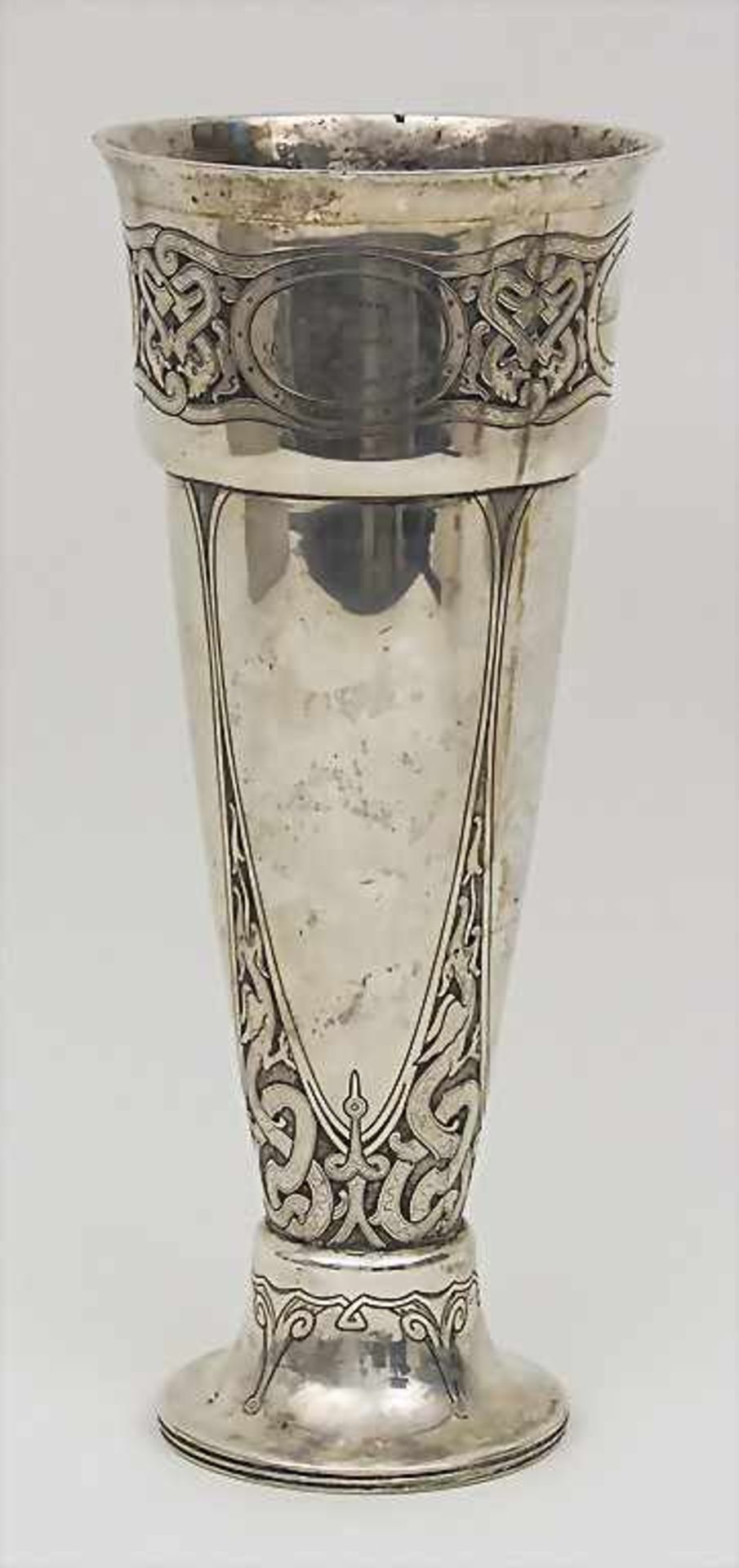 Jugendstil Vase / An Art Nouveau Vase, Copenhagen, 1909Material: Silber 925, Widmung für Vilhelm