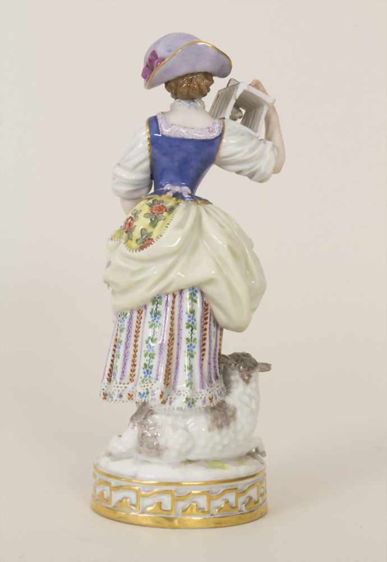 Schäferin mit Vogelkäfig / A shepherdess with a birdcage, Meissen, Mitte 19. Jh.Material: Porzellan, - Image 3 of 6