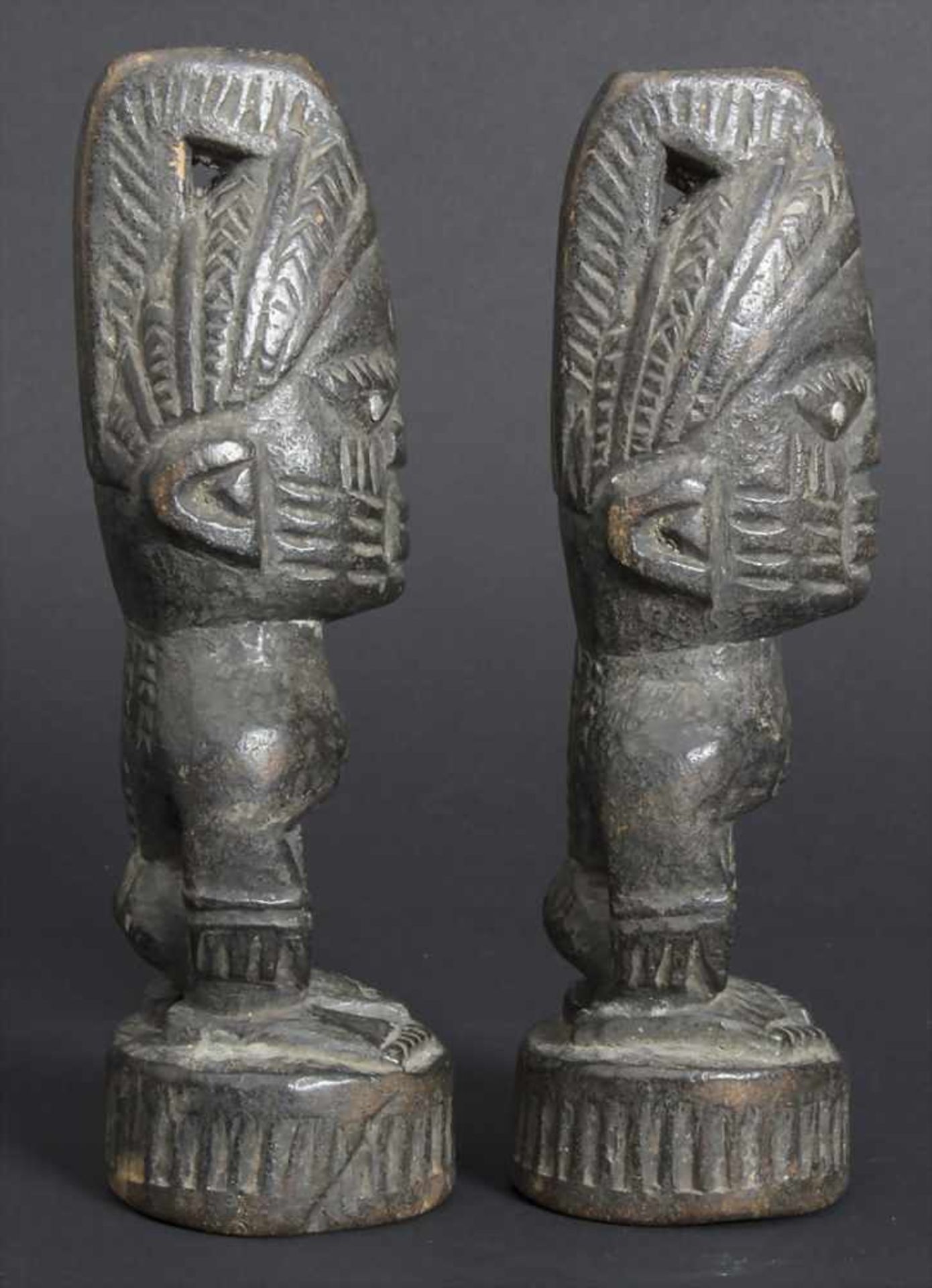 Ibeji-Figurenpaar, Yoruba, NigeriaMaterial: Holz, mit dunkler Krustenpatina, Augen mit - Bild 4 aus 5